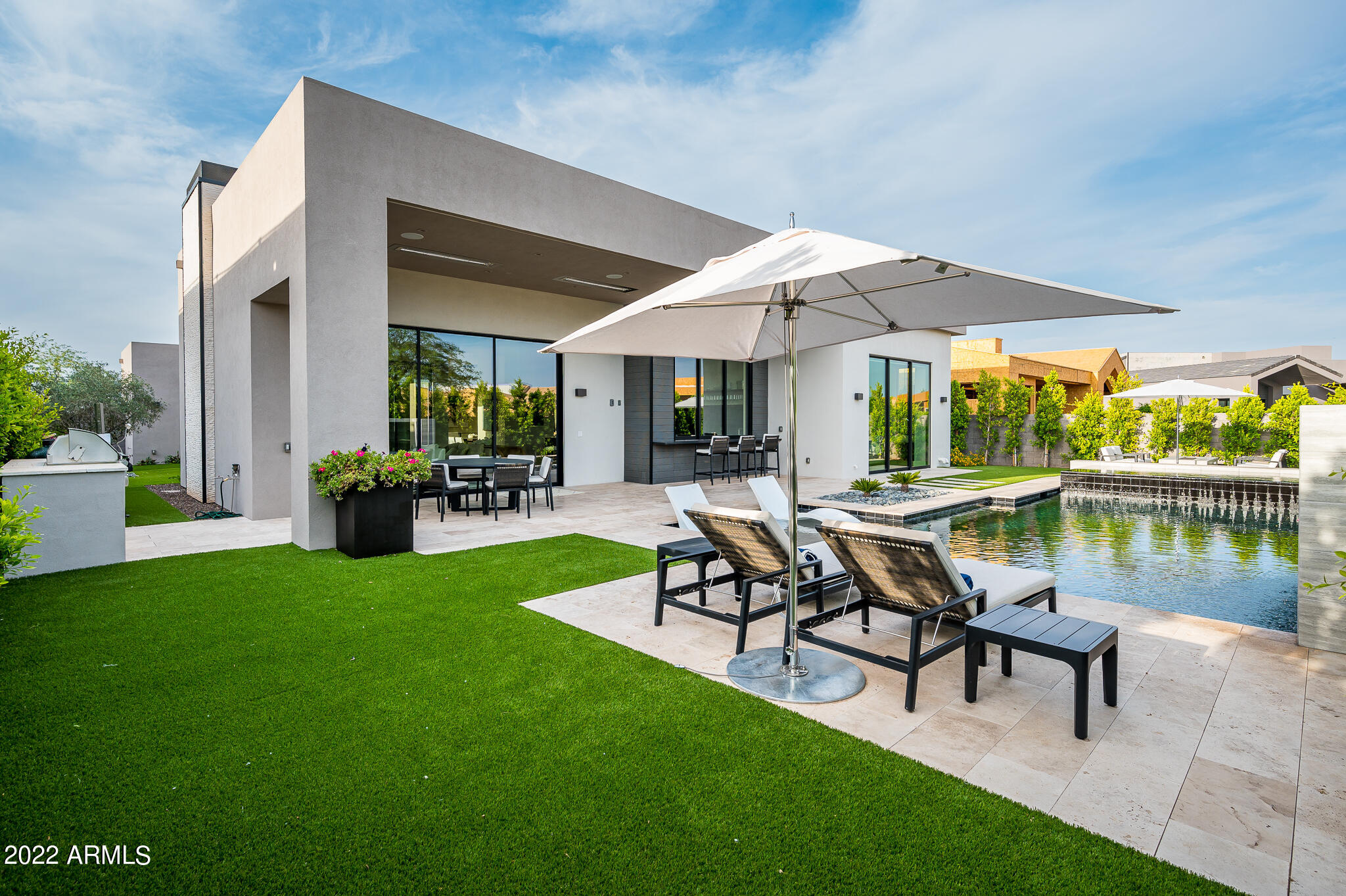 RITZ-CARLTON - Residential