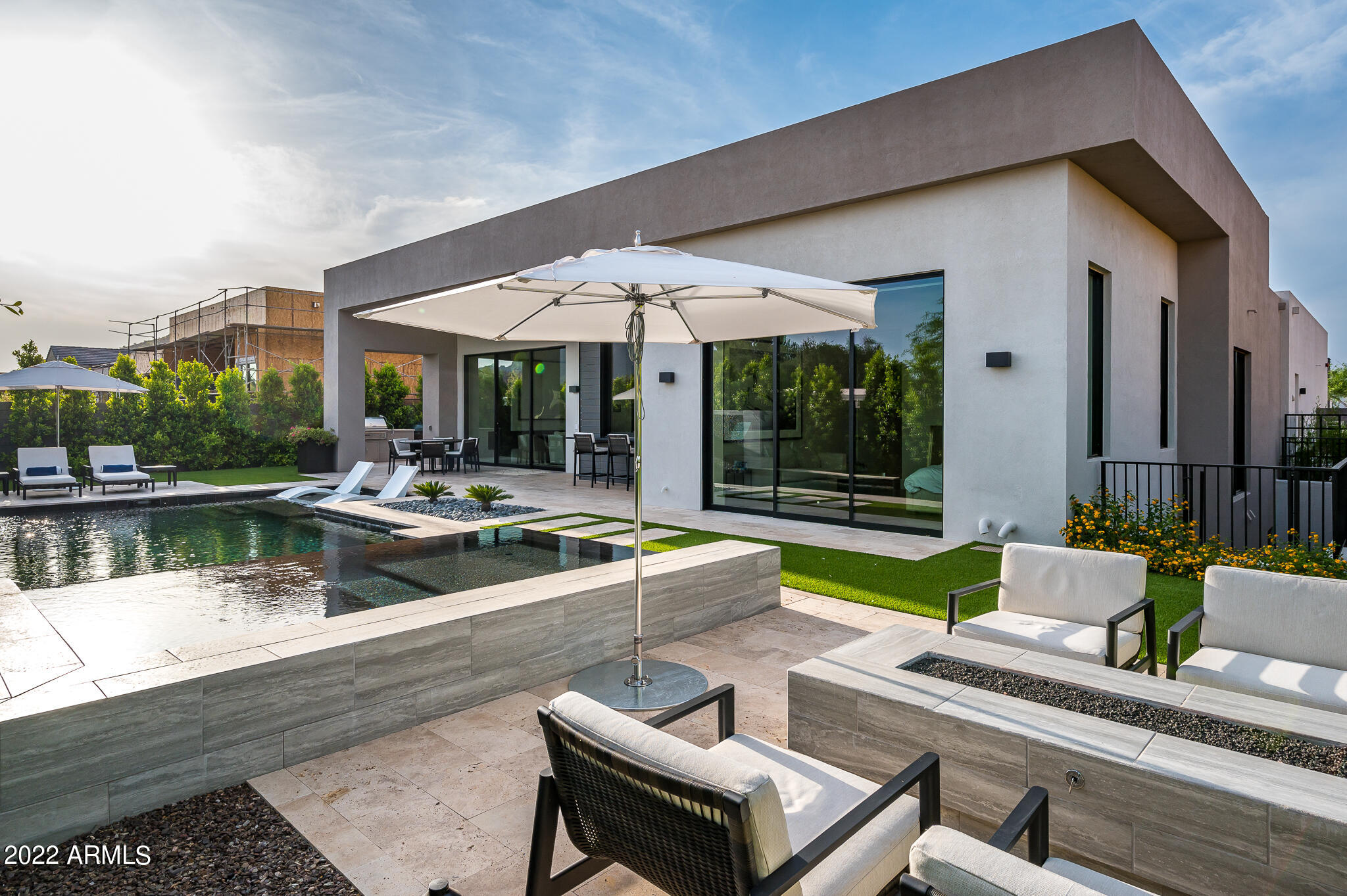 RITZ-CARLTON - Residential