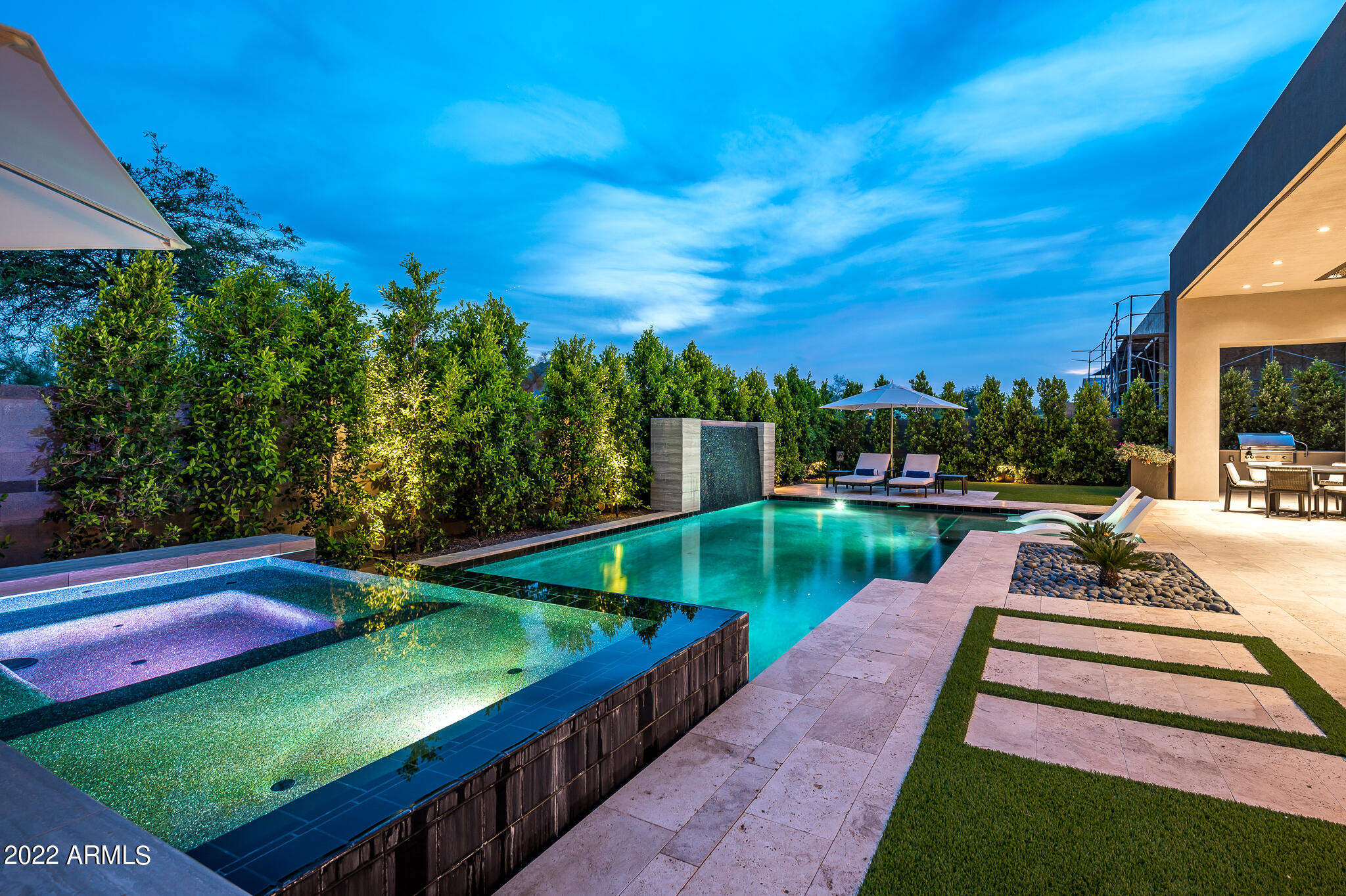 RITZ-CARLTON - Residential