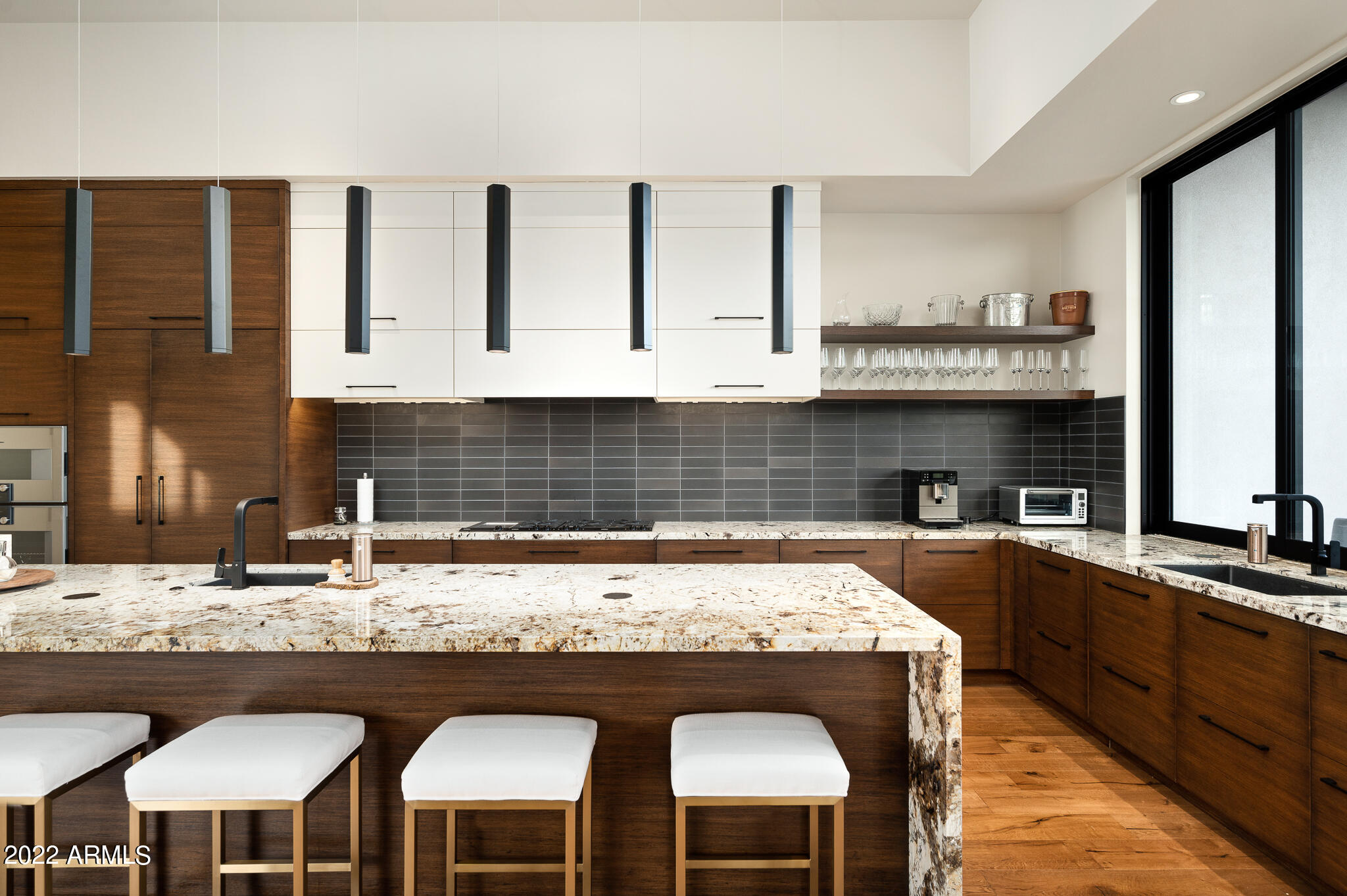 RITZ-CARLTON - Residential