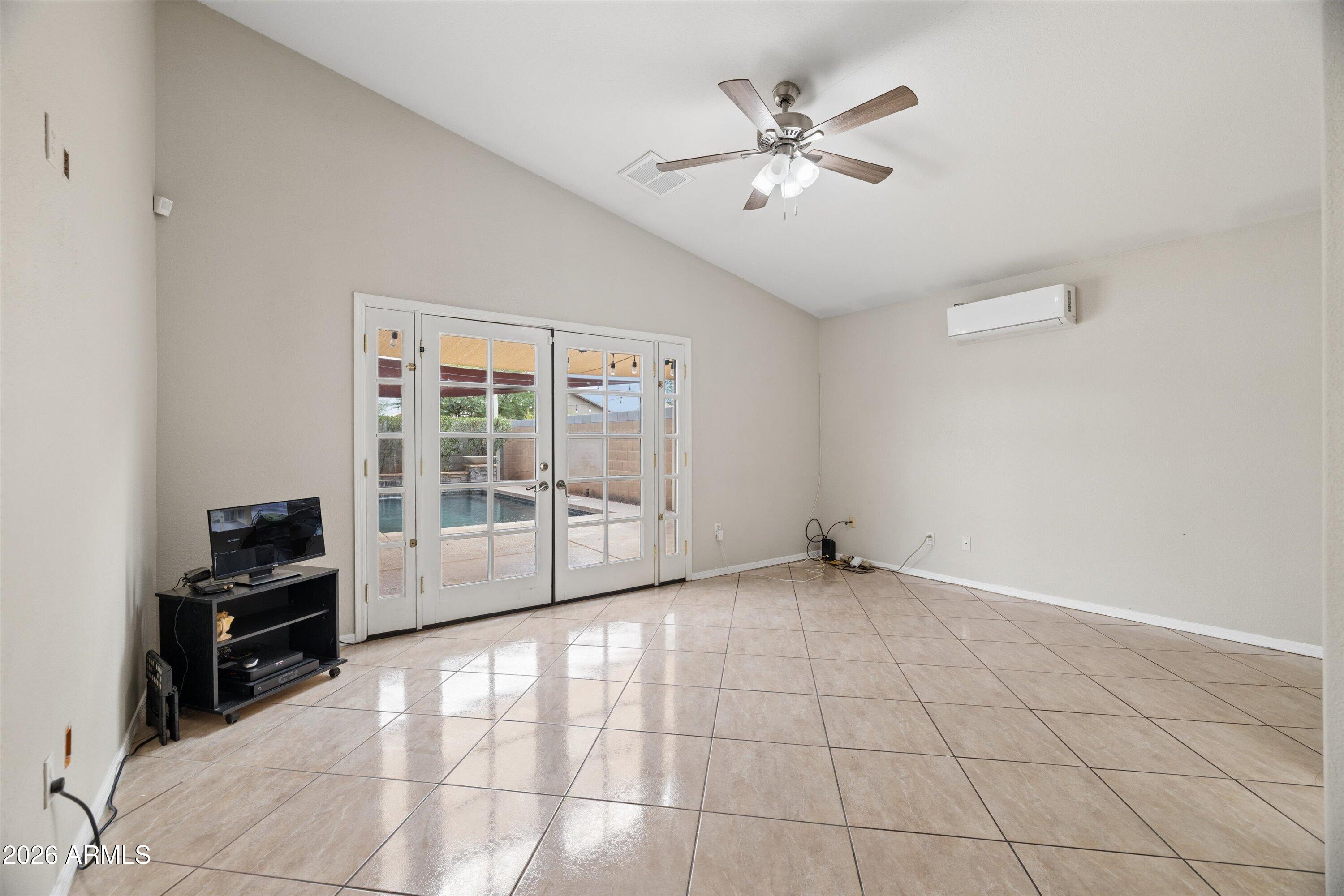CAMPBELL COURT - Residential