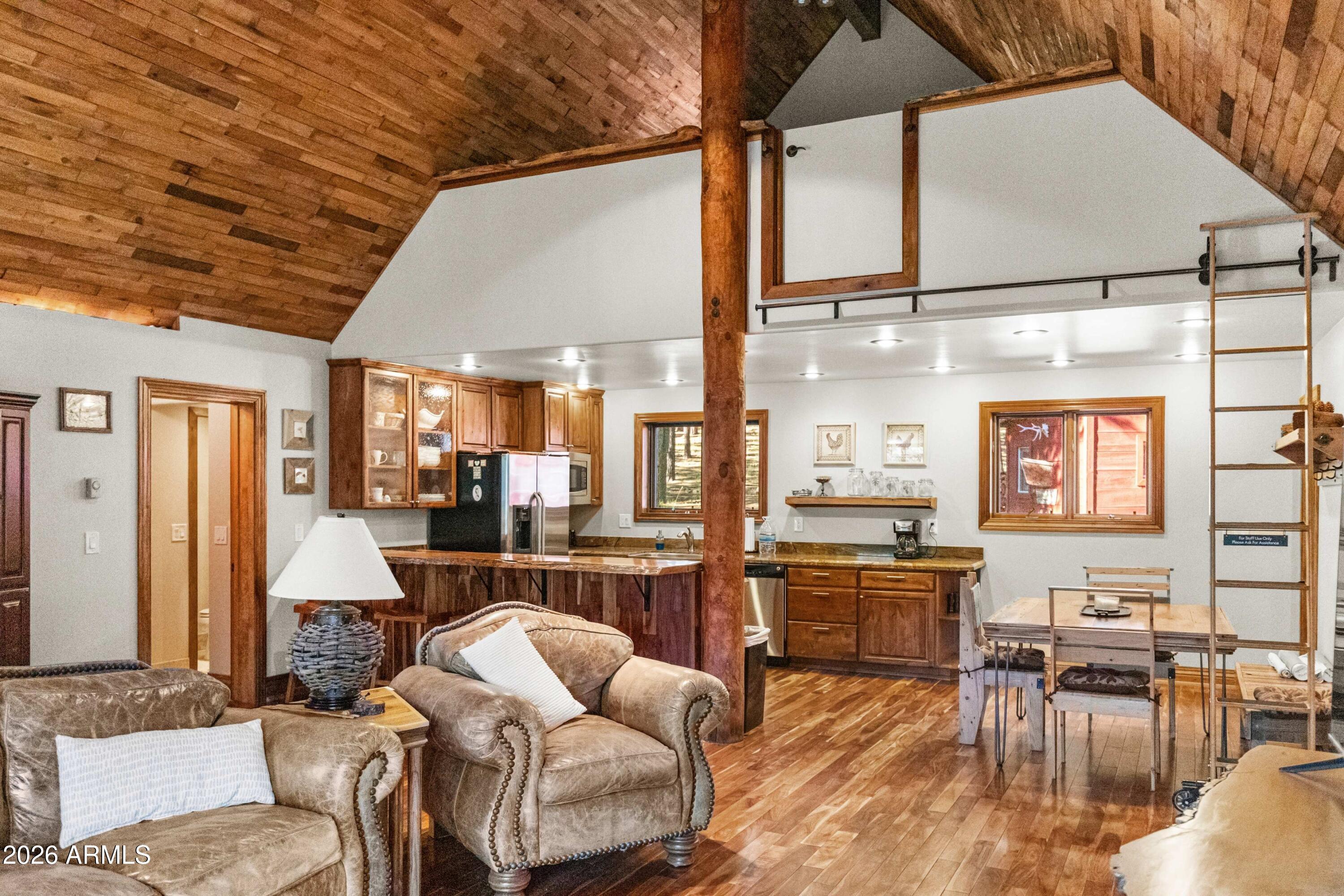 FOREST LAKES ESTATES 7 - Residential