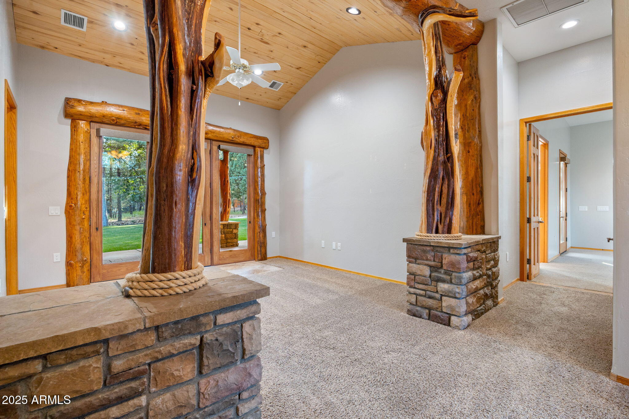 LAKESIDE TOWNSITE - Residential