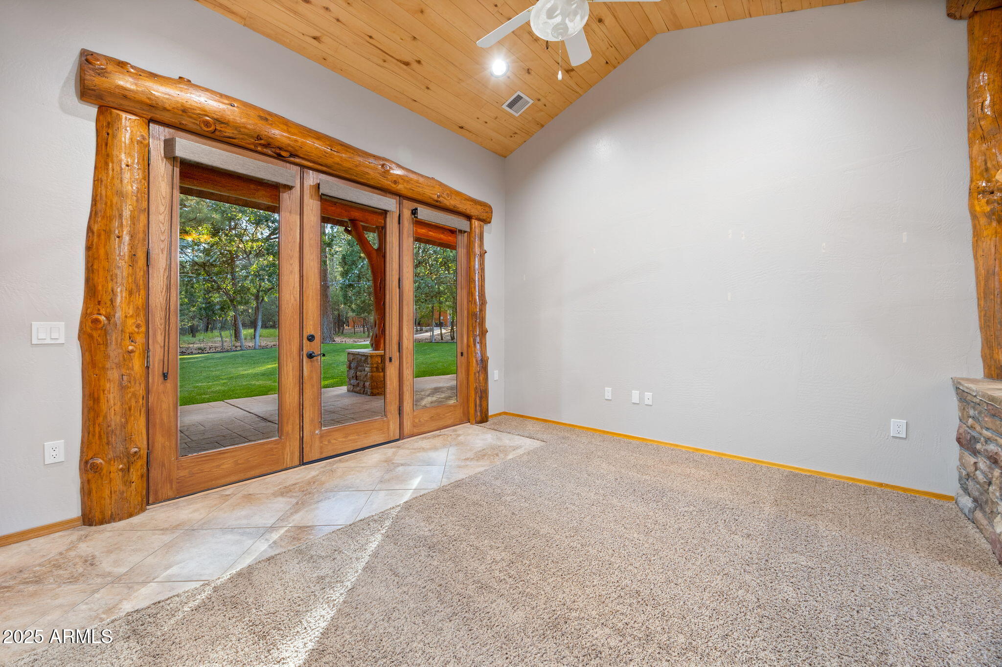 LAKESIDE TOWNSITE - Residential