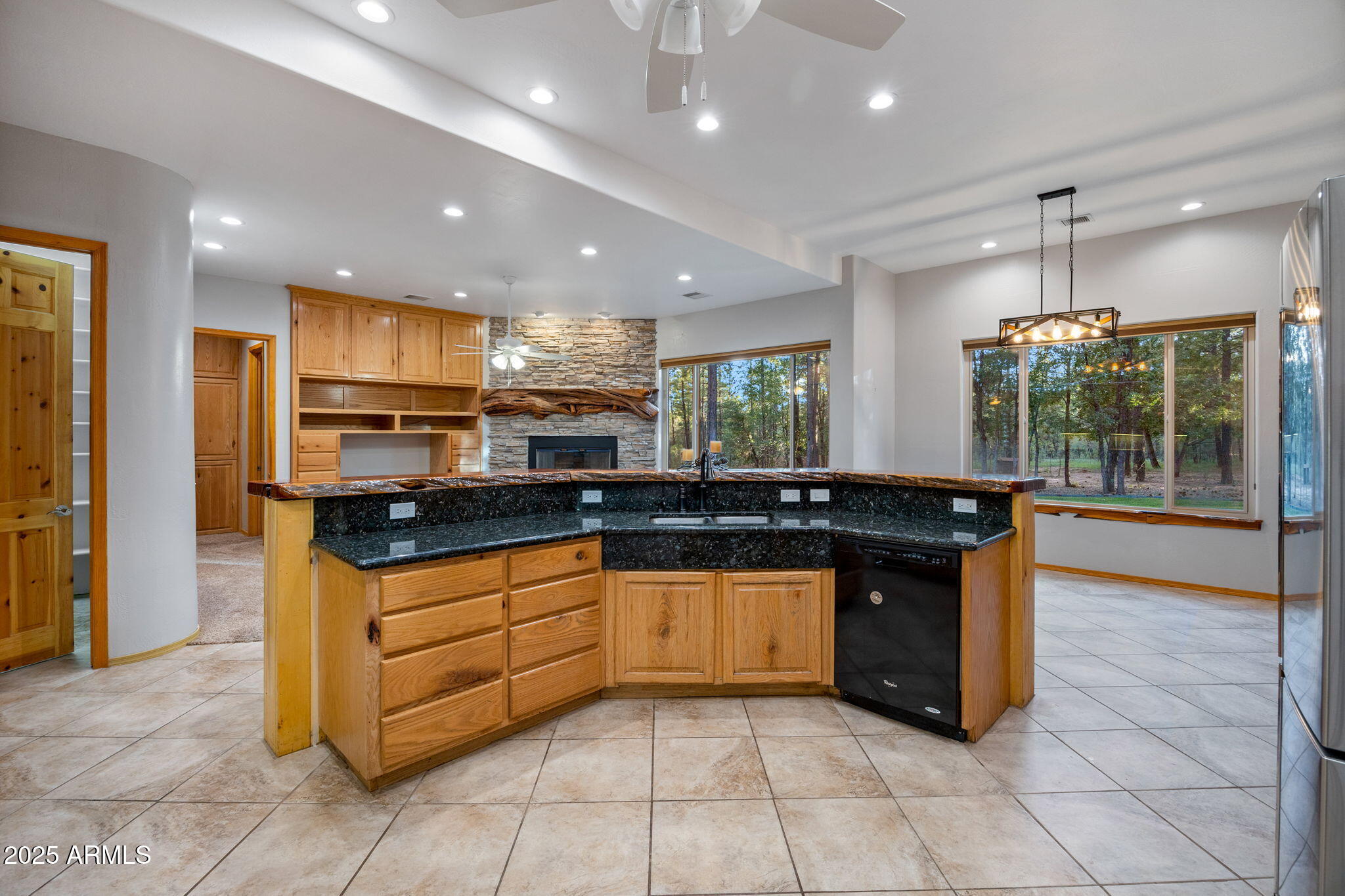 LAKESIDE TOWNSITE - Residential