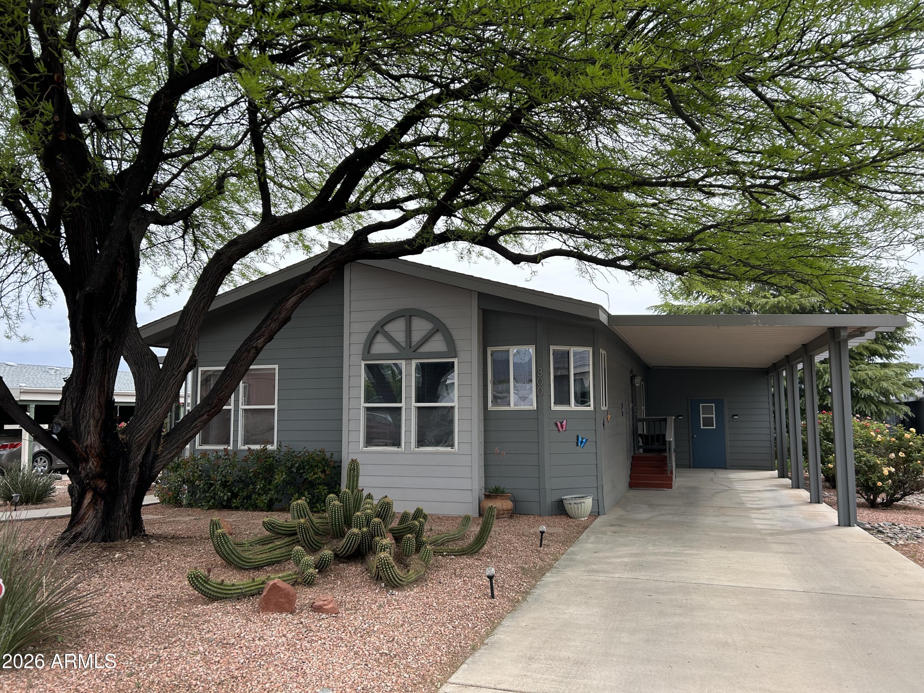 Home is ready to move in!! 2 Bedrooms and 2 baths. Home has a Study /Library for your use.Separate living room dinning  room.
Just painted interior, ready to hang your favorite paintings.