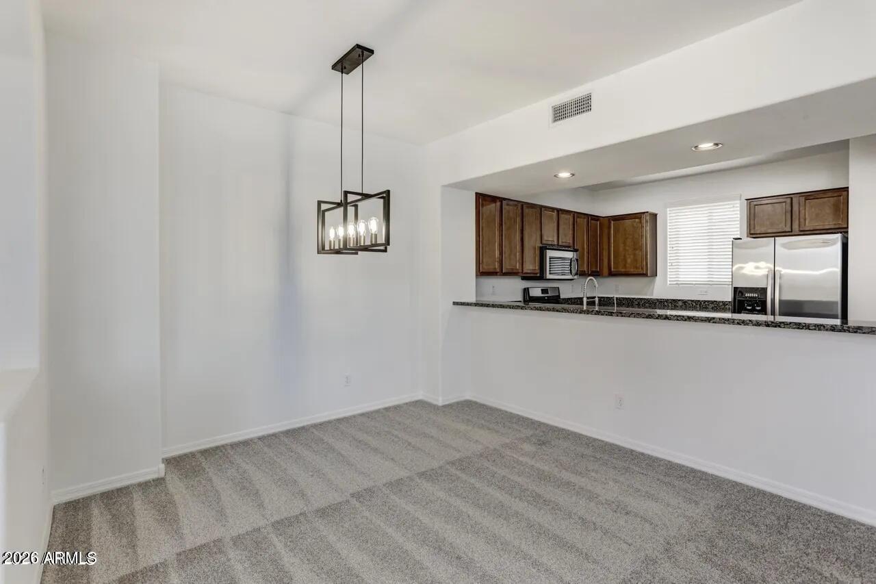 RESIDENCES AT OAK CONDOMINIUMS 1ST AMD - Residential