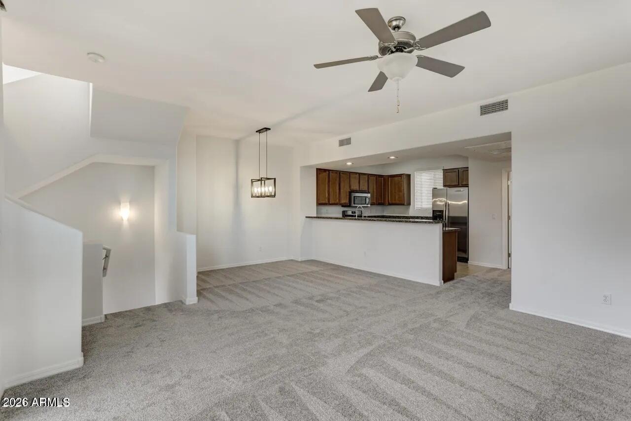 RESIDENCES AT OAK CONDOMINIUMS 1ST AMD - Residential