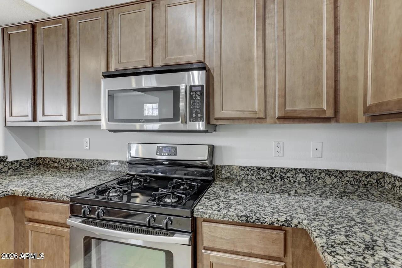 RESIDENCES AT OAK CONDOMINIUMS 1ST AMD - Residential