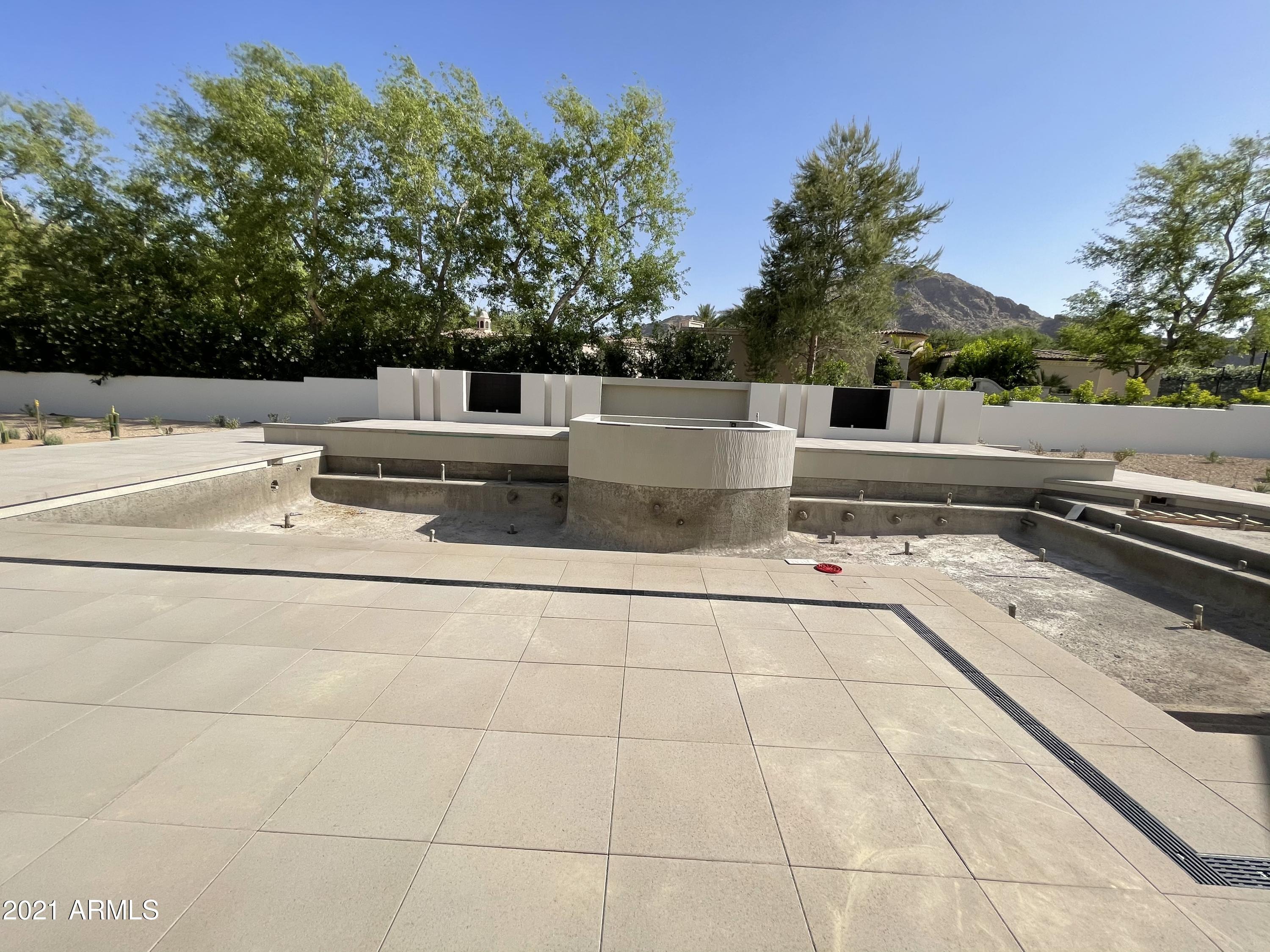 MOUNTAIN SHADOWS ACRES - Residential