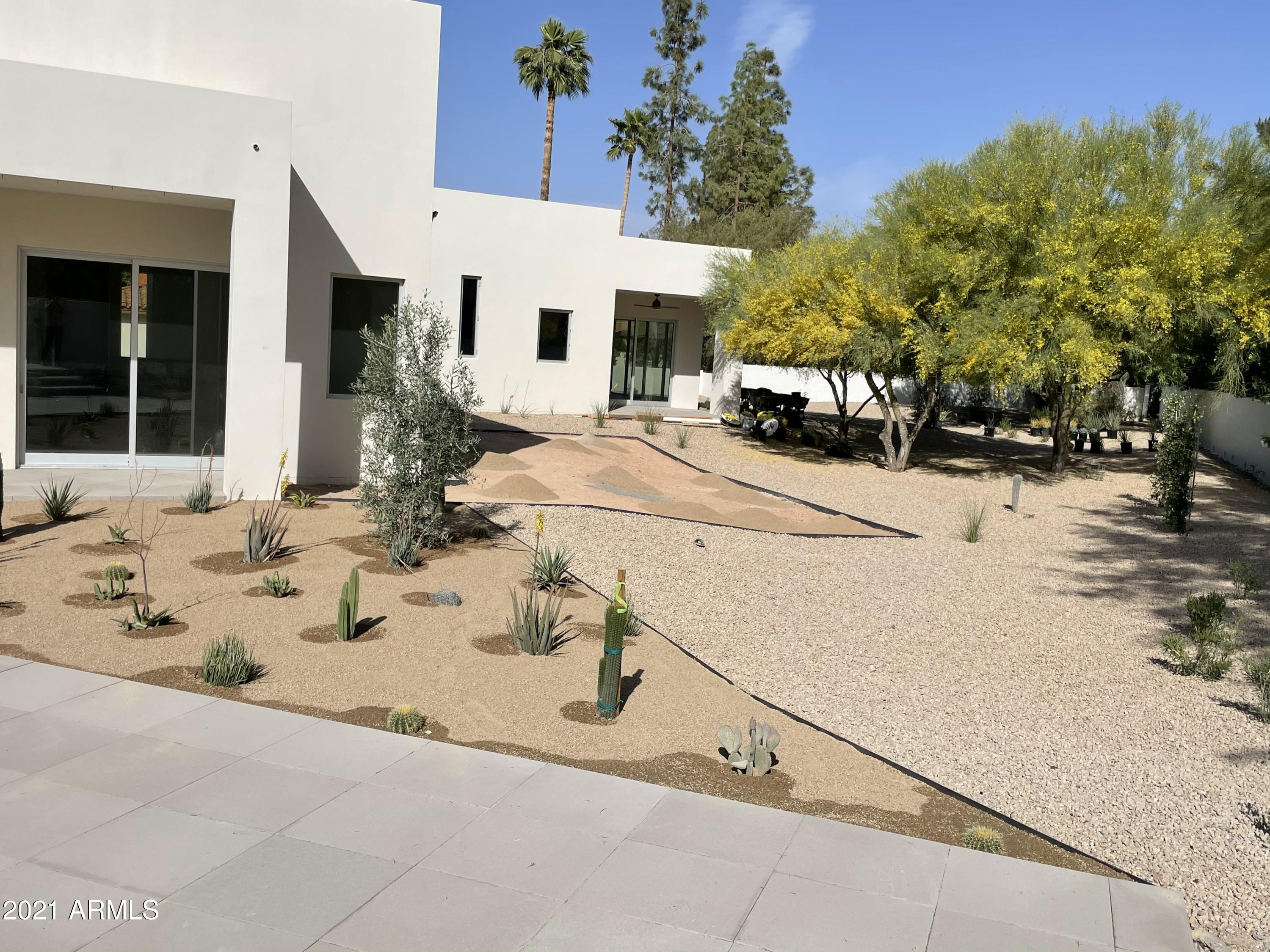 MOUNTAIN SHADOWS ACRES - Residential