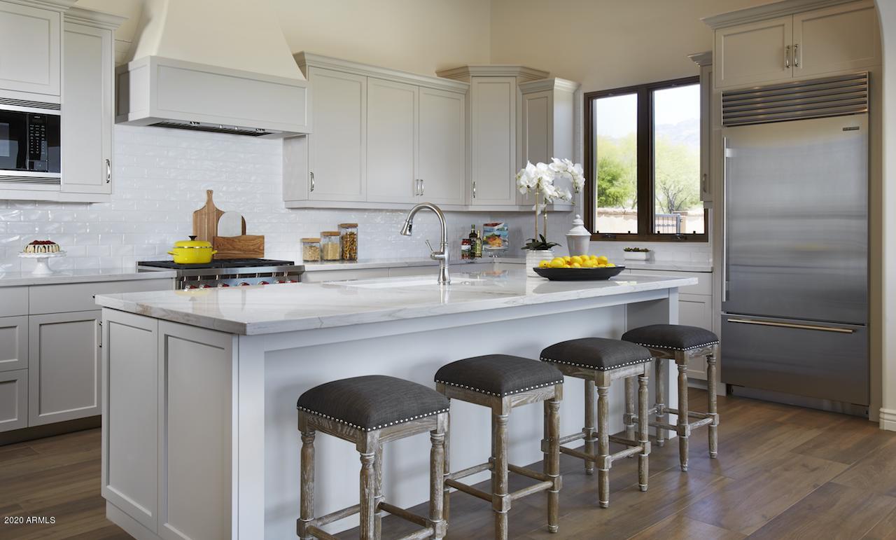 SUPERSTITION MOUNTAIN - Residential