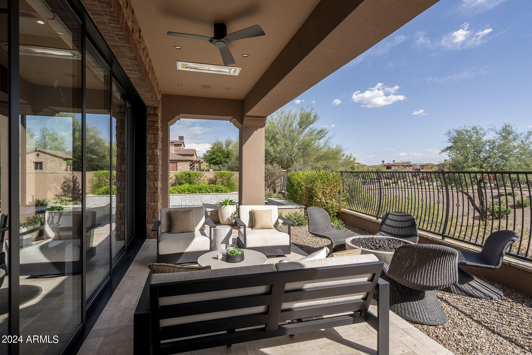 SUPERSTITION MOUNTAIN - Residential