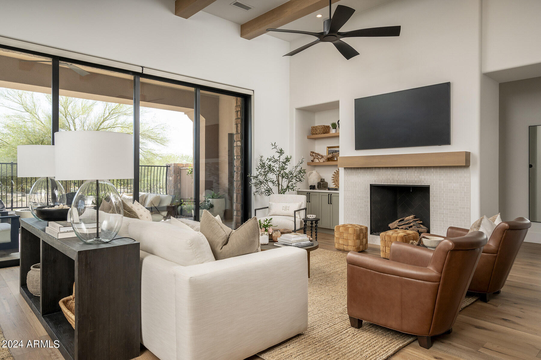 SUPERSTITION MOUNTAIN - Residential