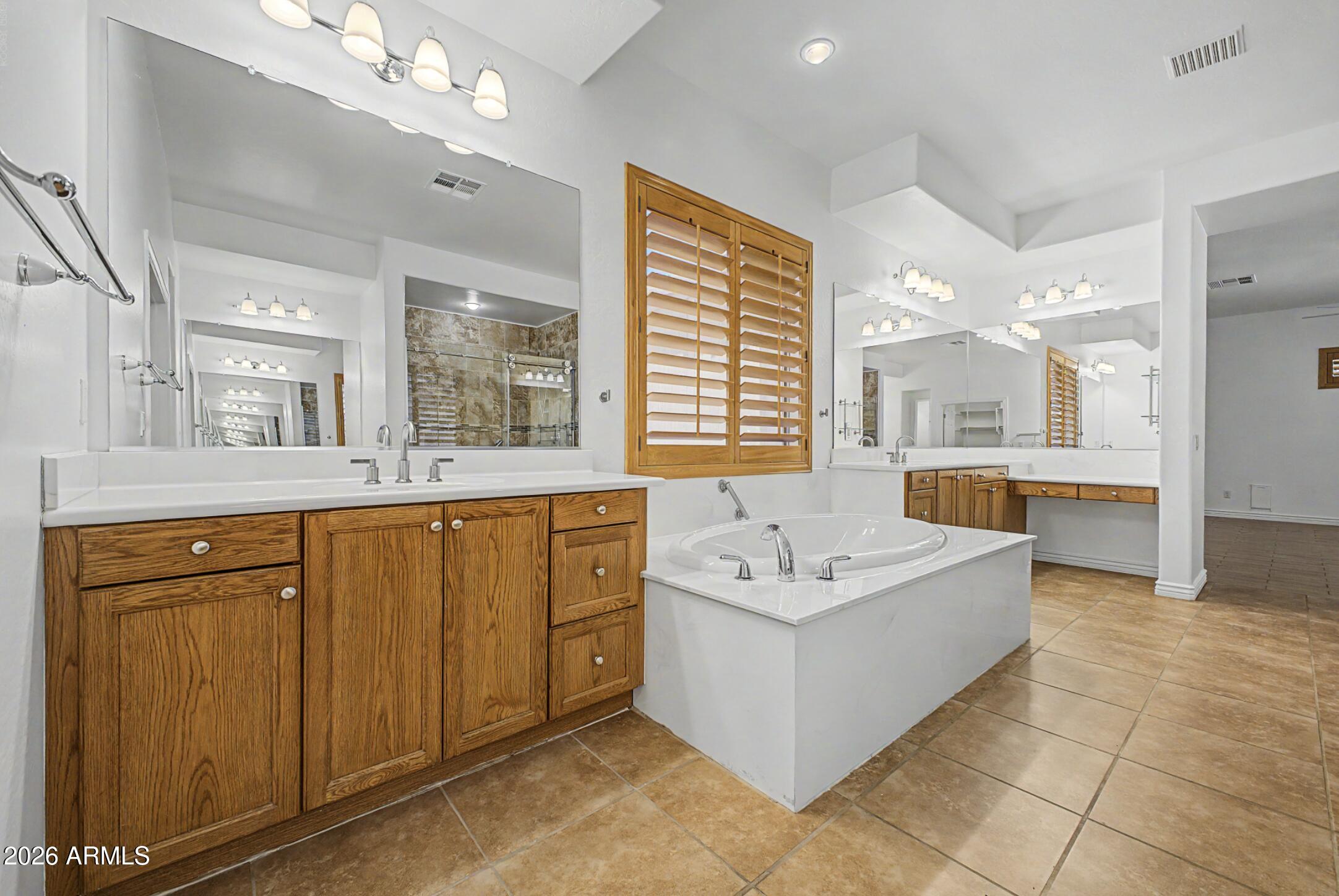 DREAMING SUMMIT UNIT 3A - Residential