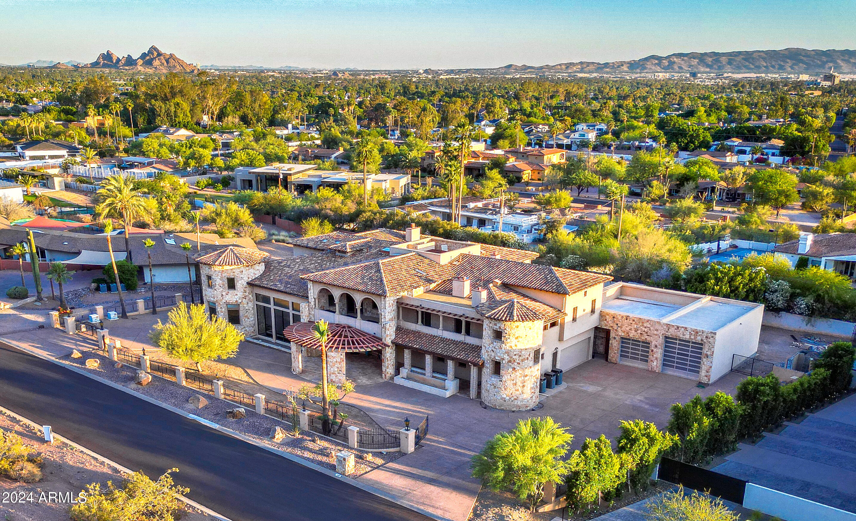 CAMELBACK MOUNTAIN ESTATES PLAT 1 - Residential