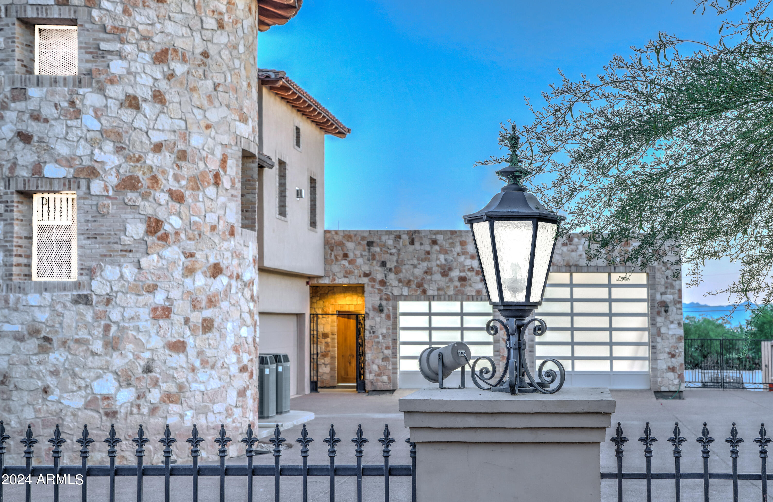 CAMELBACK MOUNTAIN ESTATES PLAT 1 - Residential