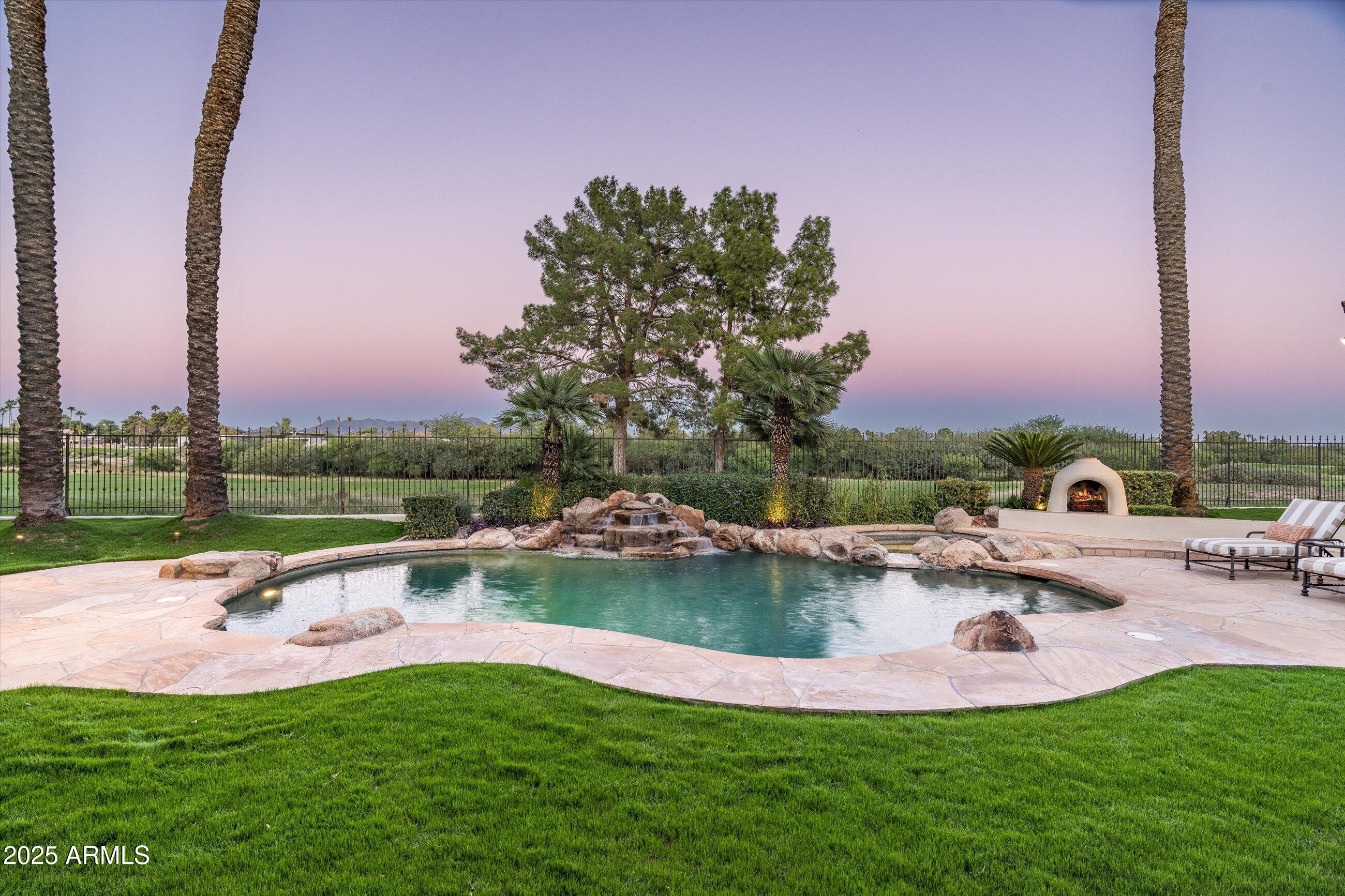 HIDDEN PARADISE - Residential