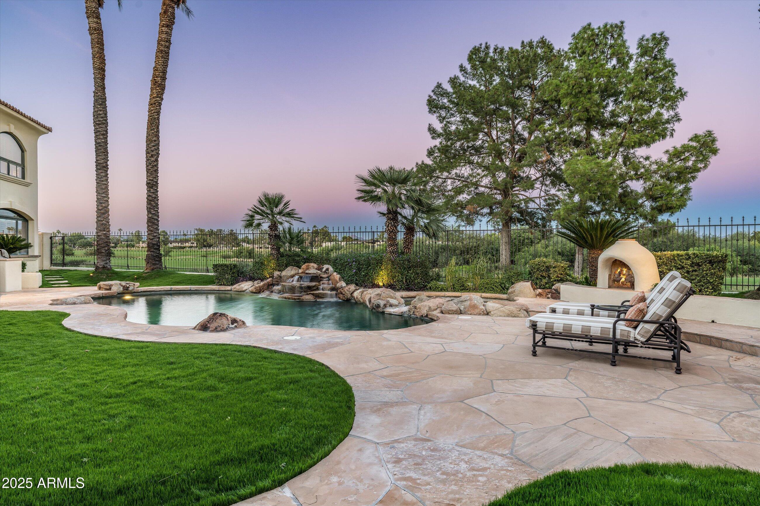 HIDDEN PARADISE - Residential