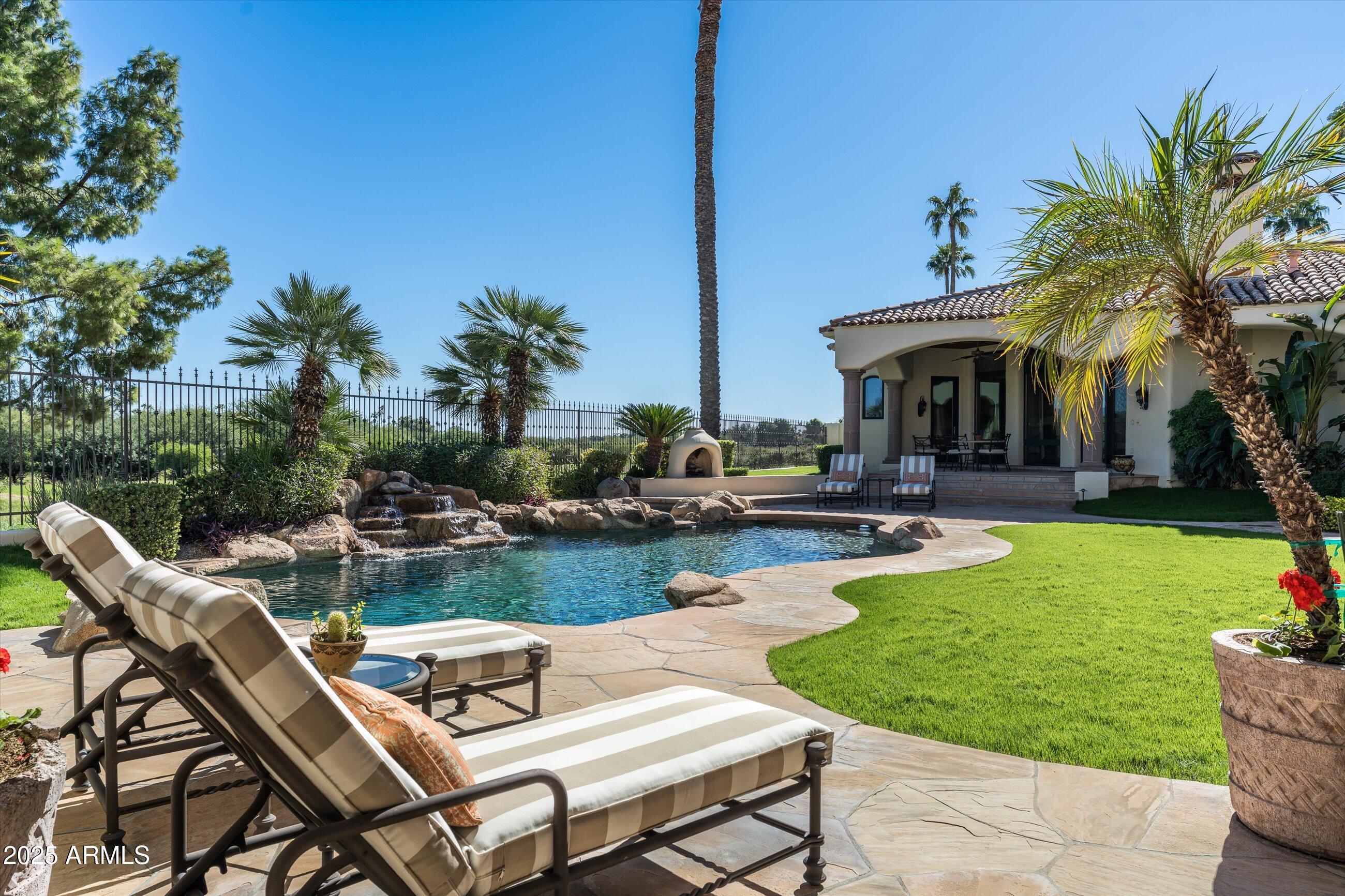 HIDDEN PARADISE - Residential
