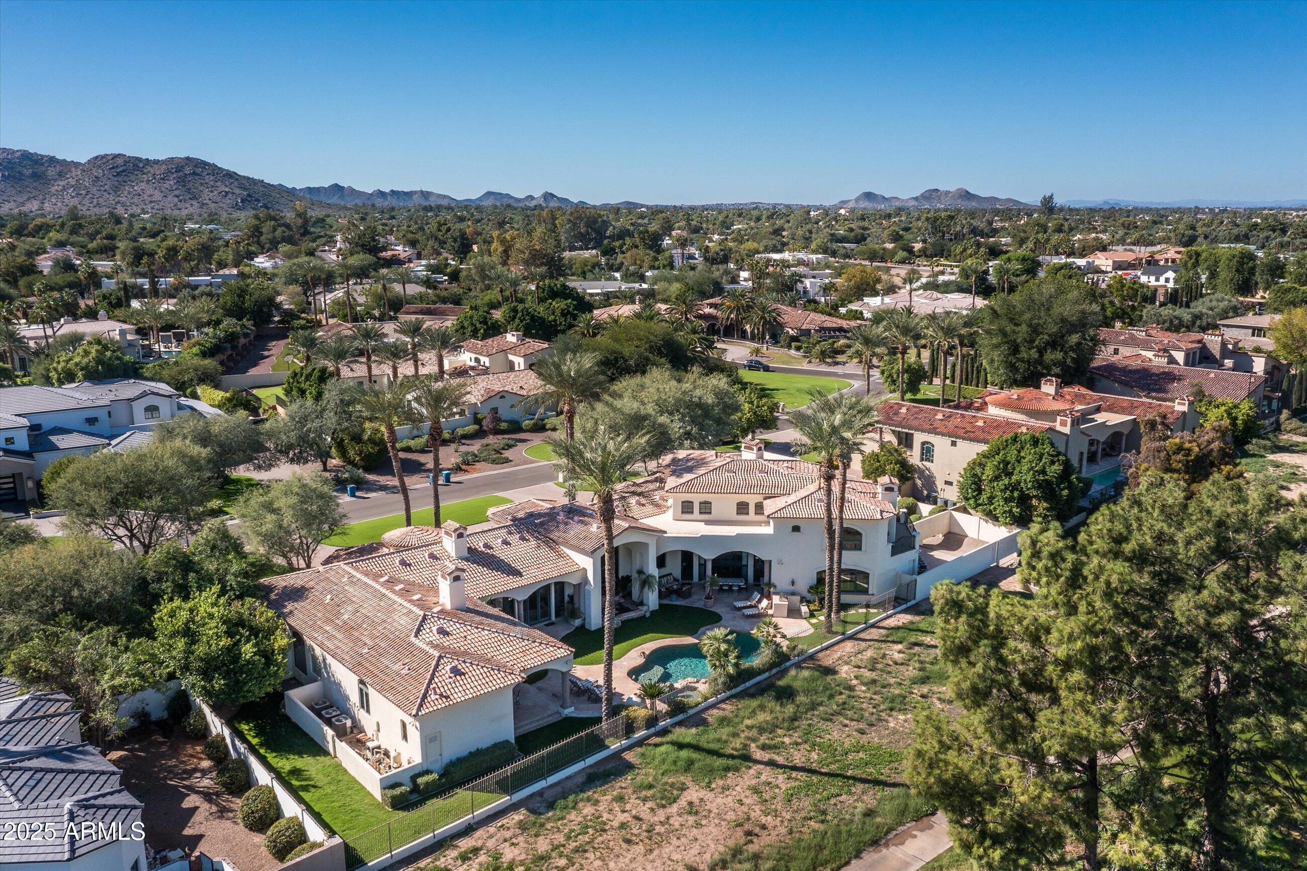HIDDEN PARADISE - Residential