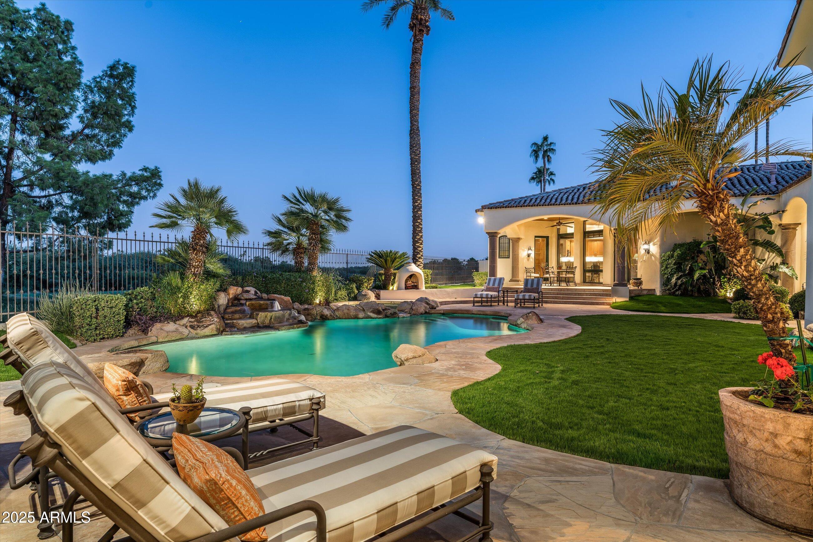 HIDDEN PARADISE - Residential