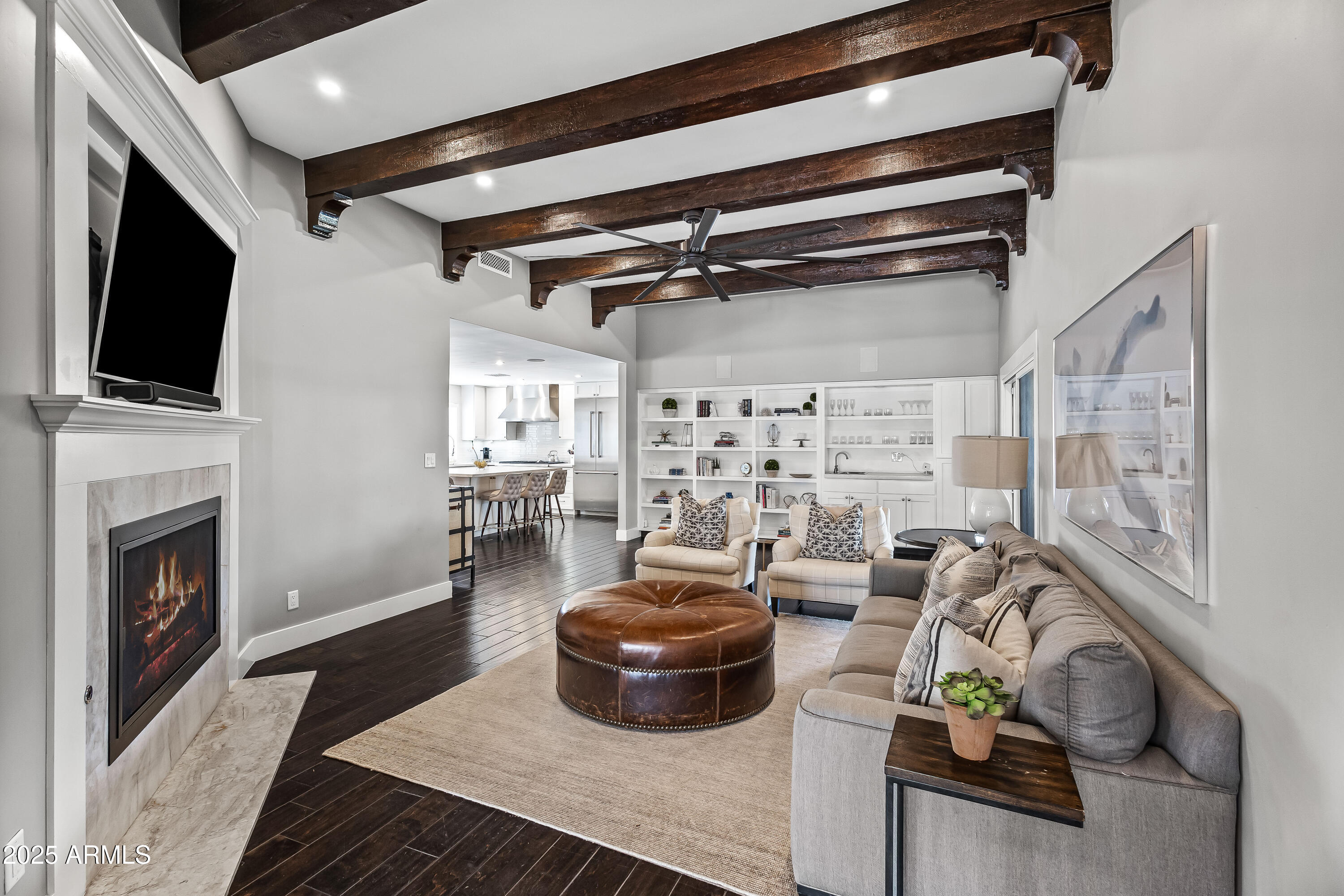 CAMELBACK EAST - Residential