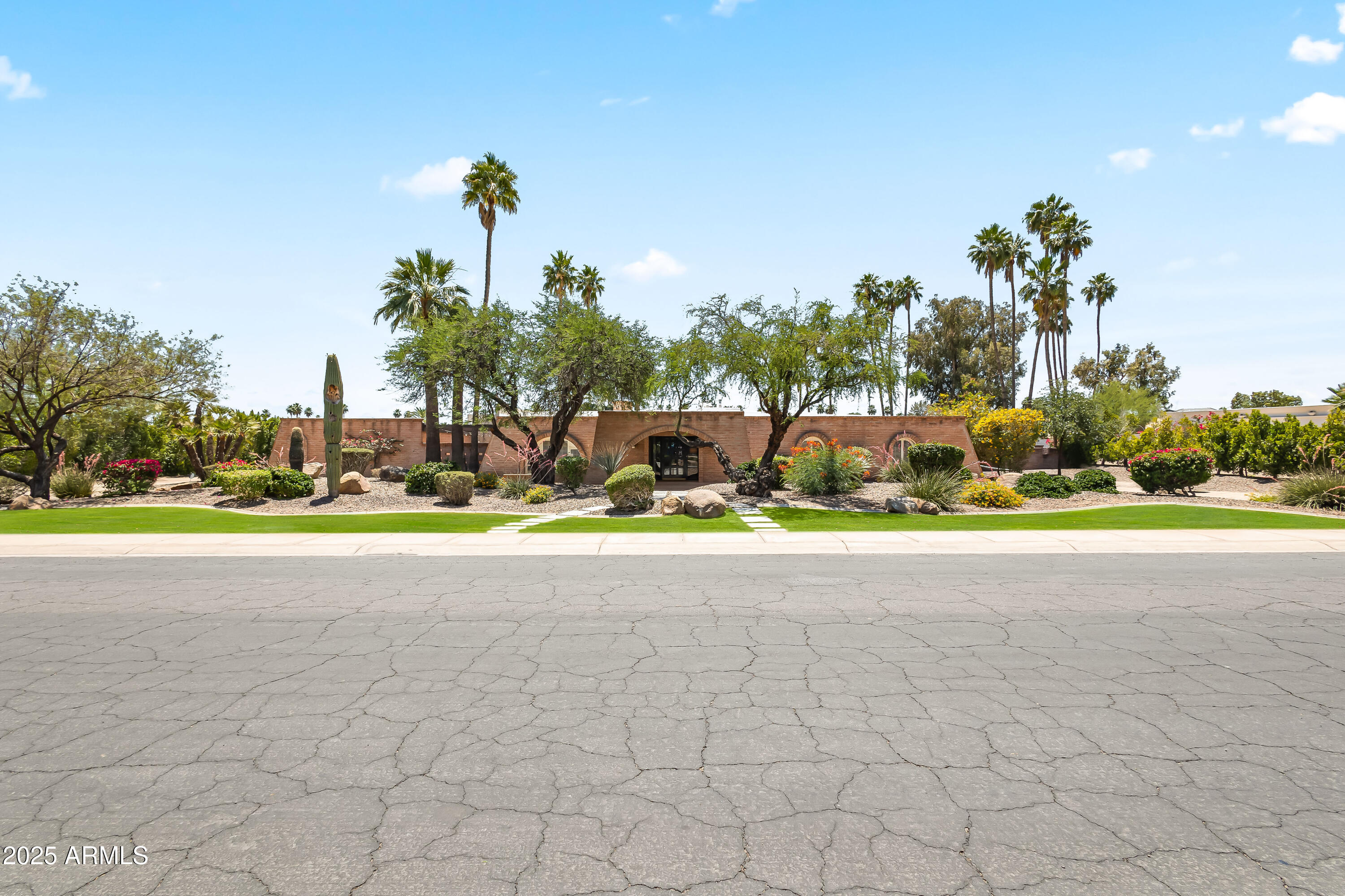 CAMELBACK EAST - Residential