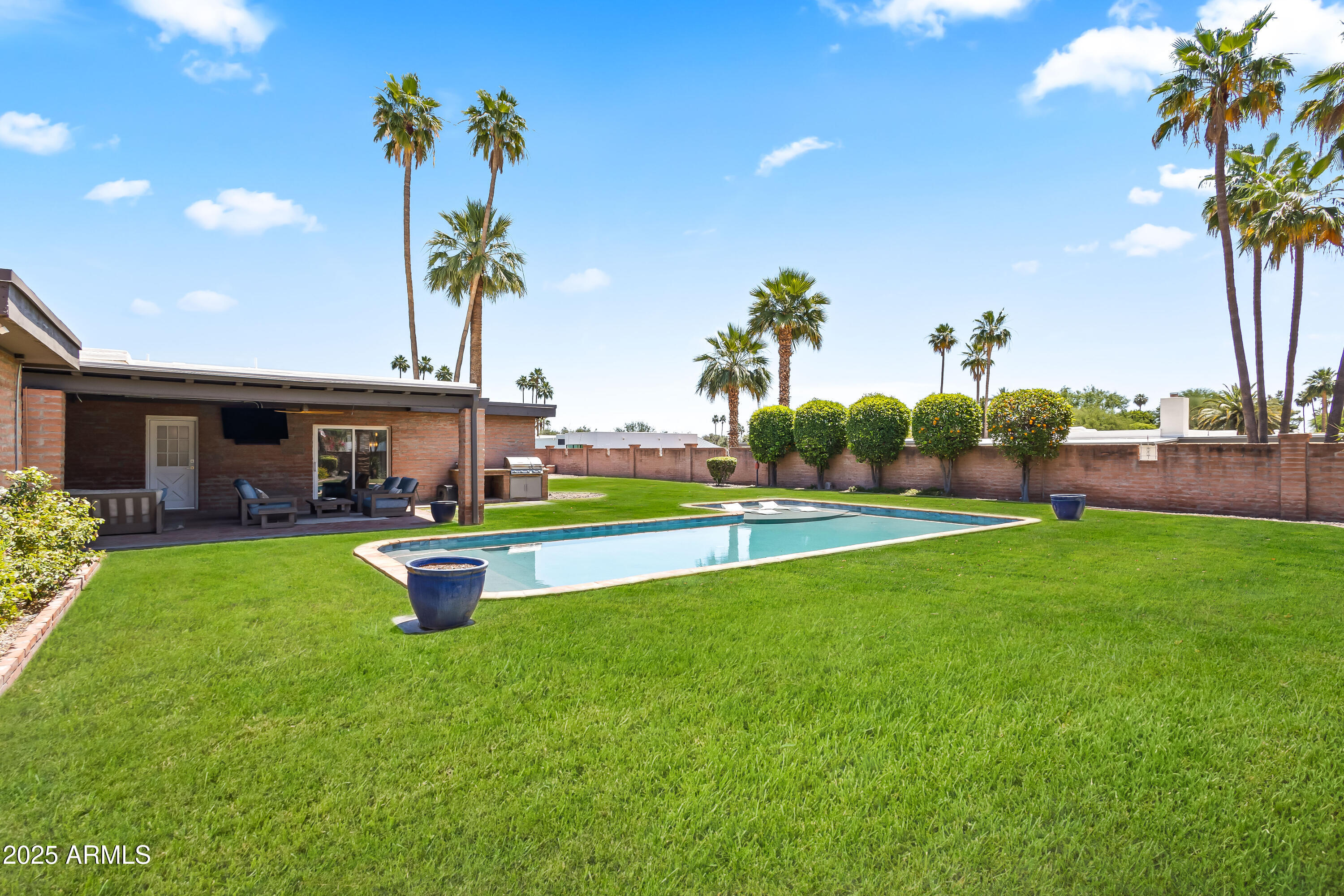 CAMELBACK EAST - Residential