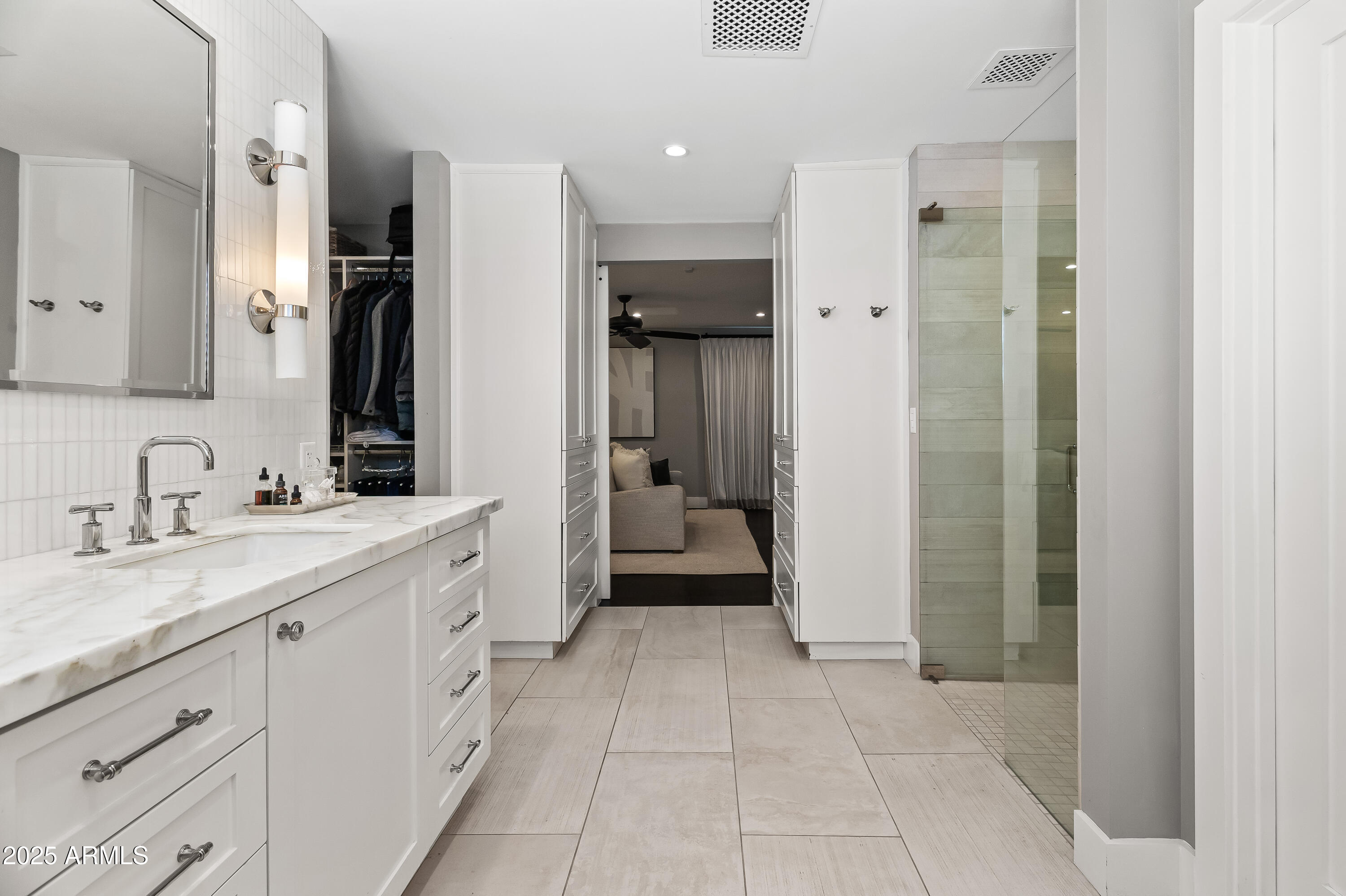 CAMELBACK EAST - Residential