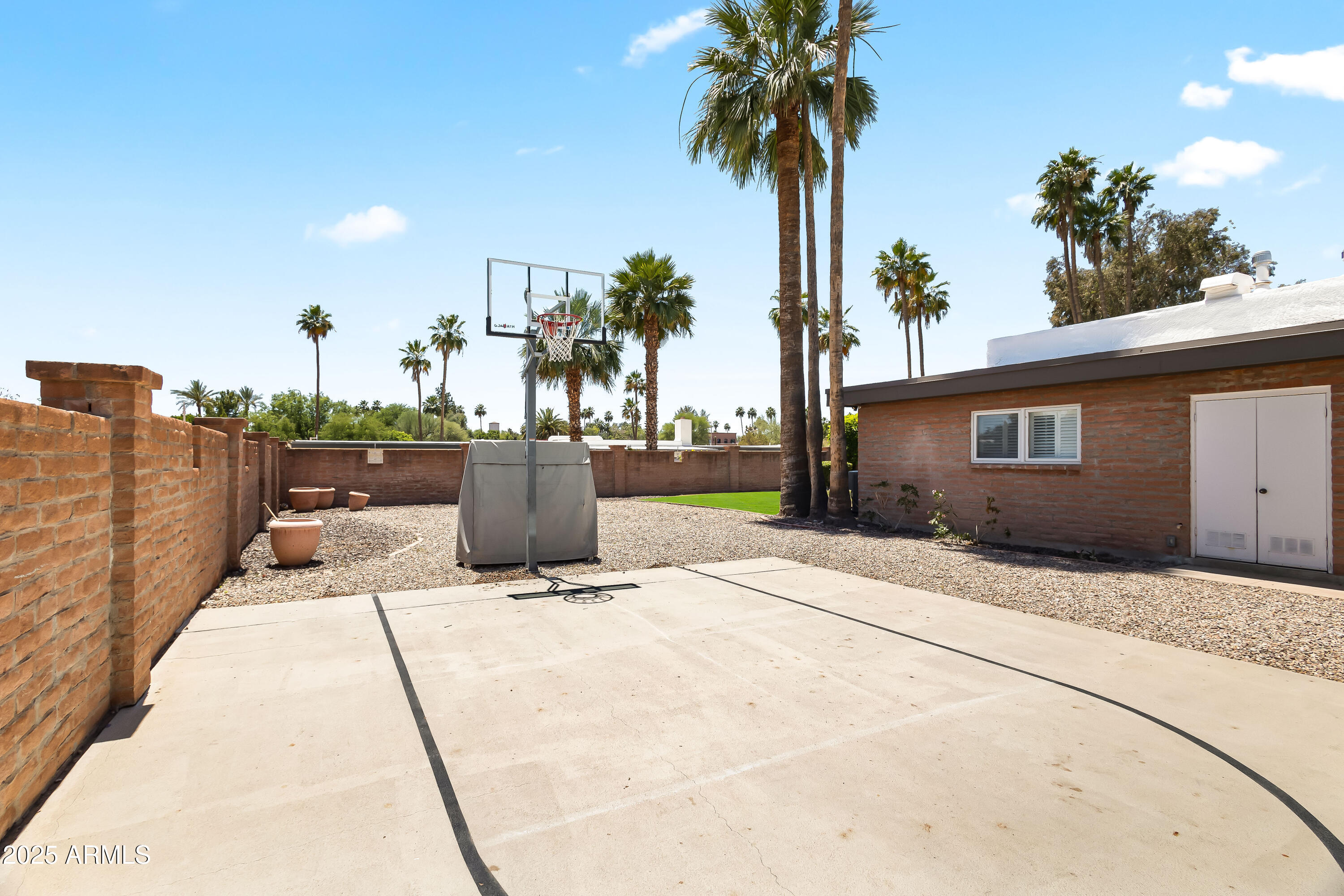 CAMELBACK EAST - Residential