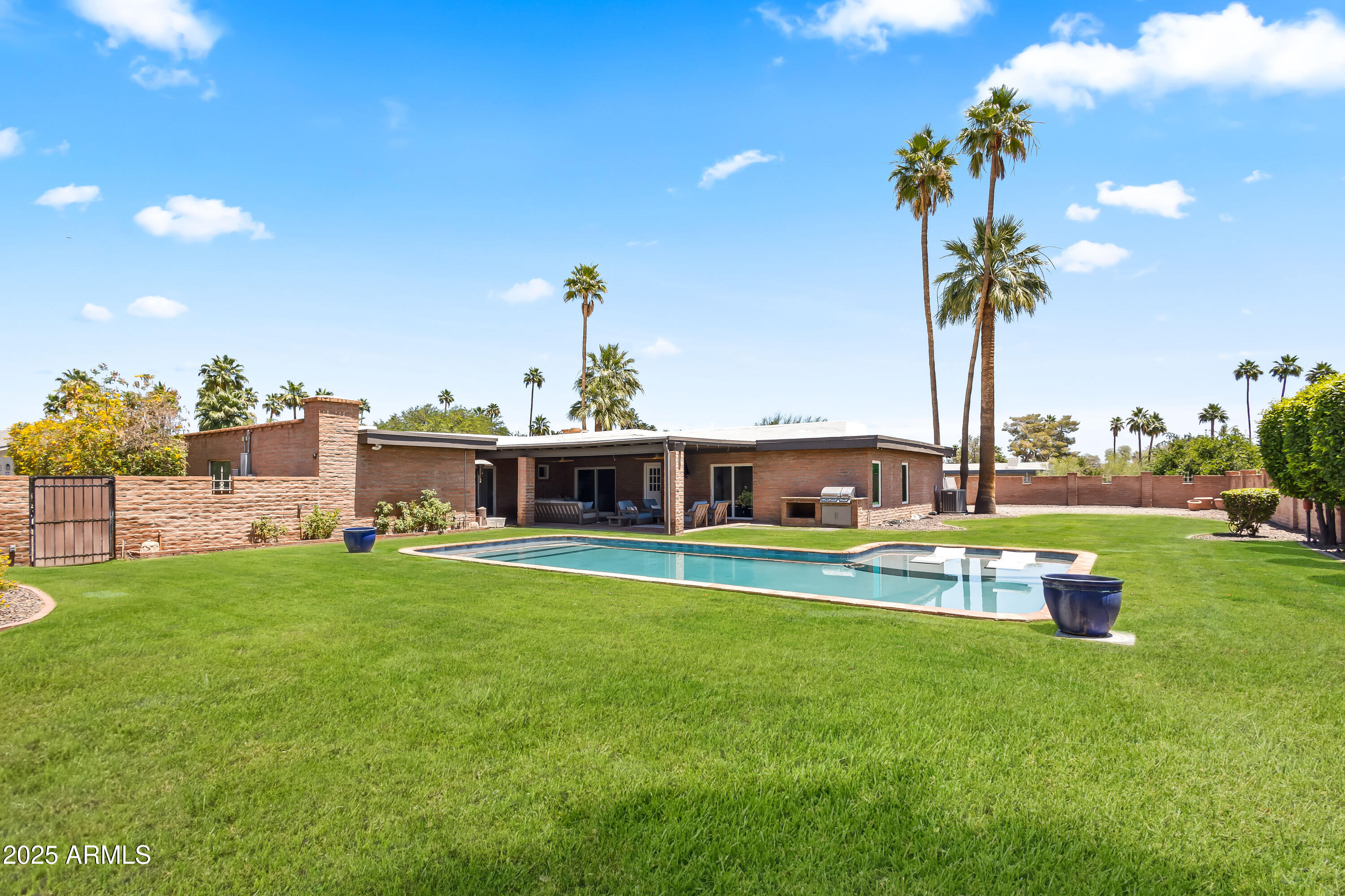 CAMELBACK EAST - Residential