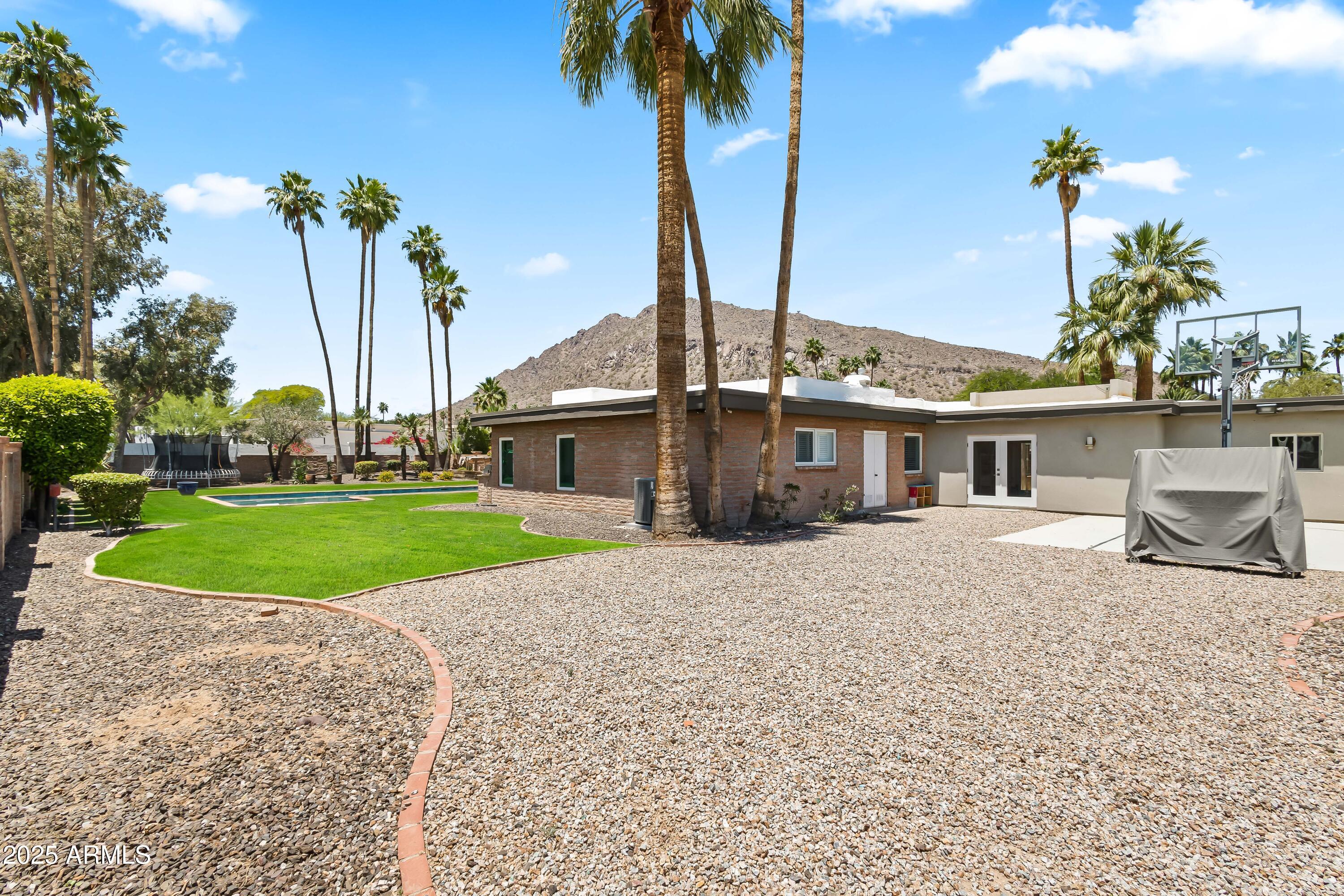 CAMELBACK EAST - Residential