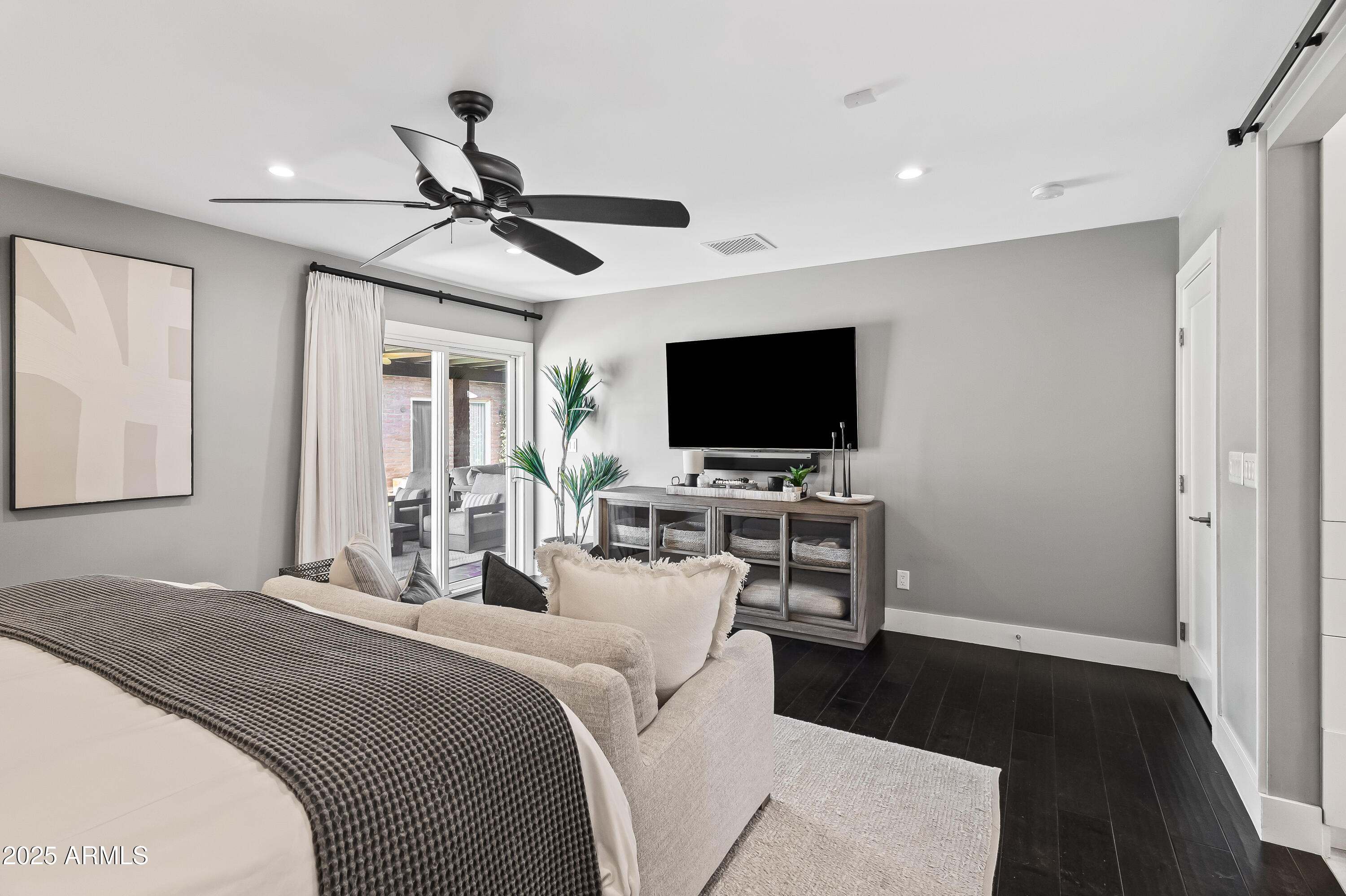 CAMELBACK EAST - Residential