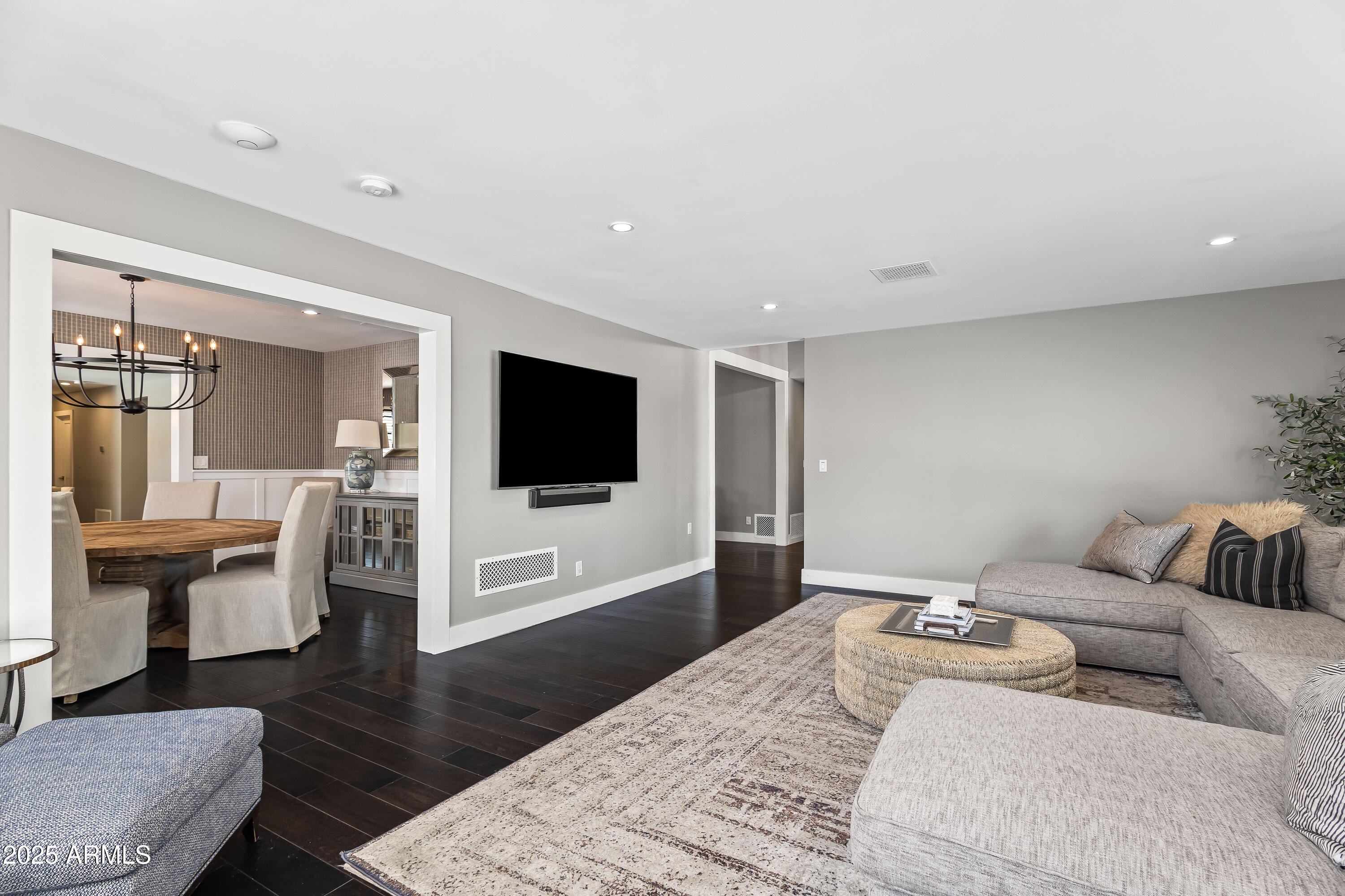 CAMELBACK EAST - Residential