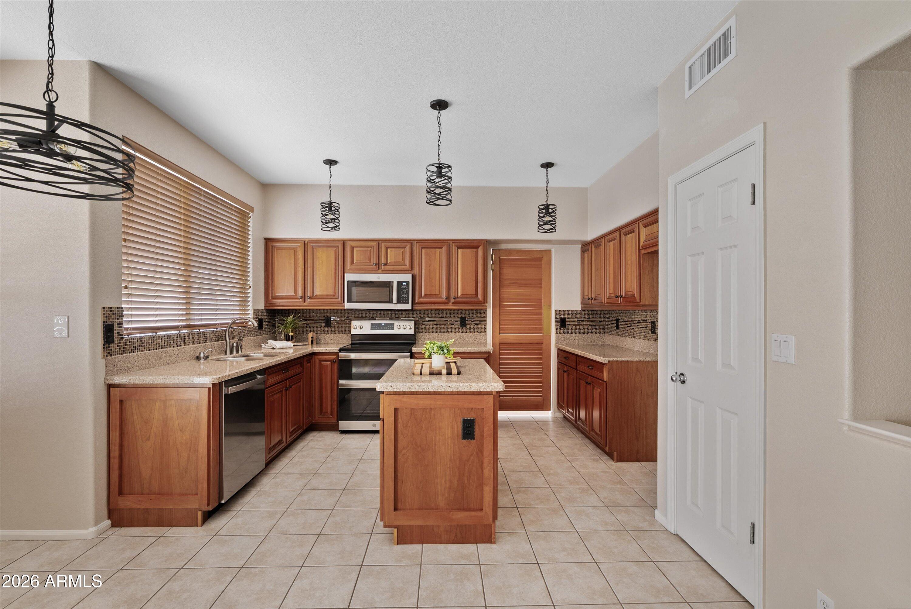 FAIRFAX PARK LOT 1-151 TR A - Residential
