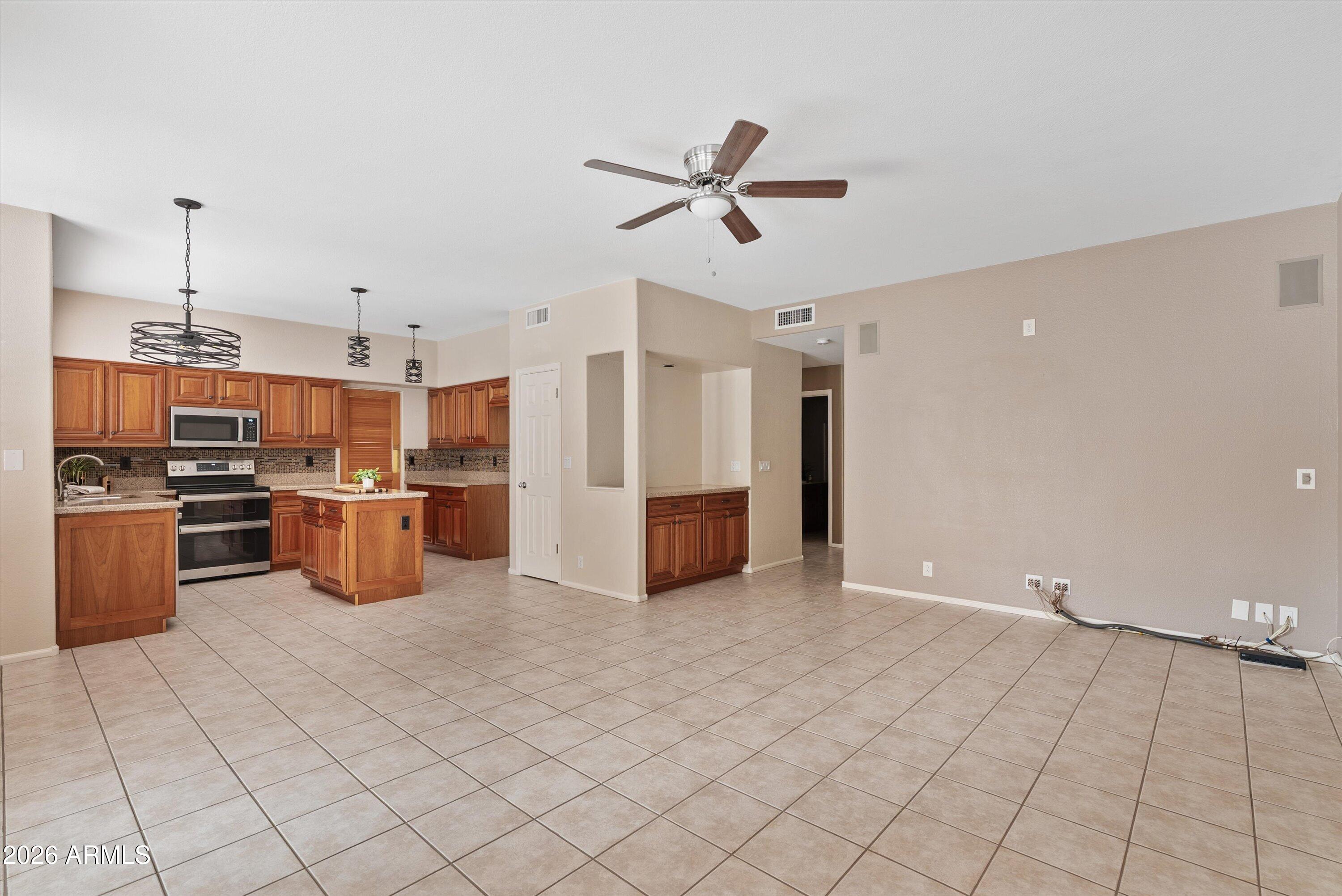 FAIRFAX PARK LOT 1-151 TR A - Residential