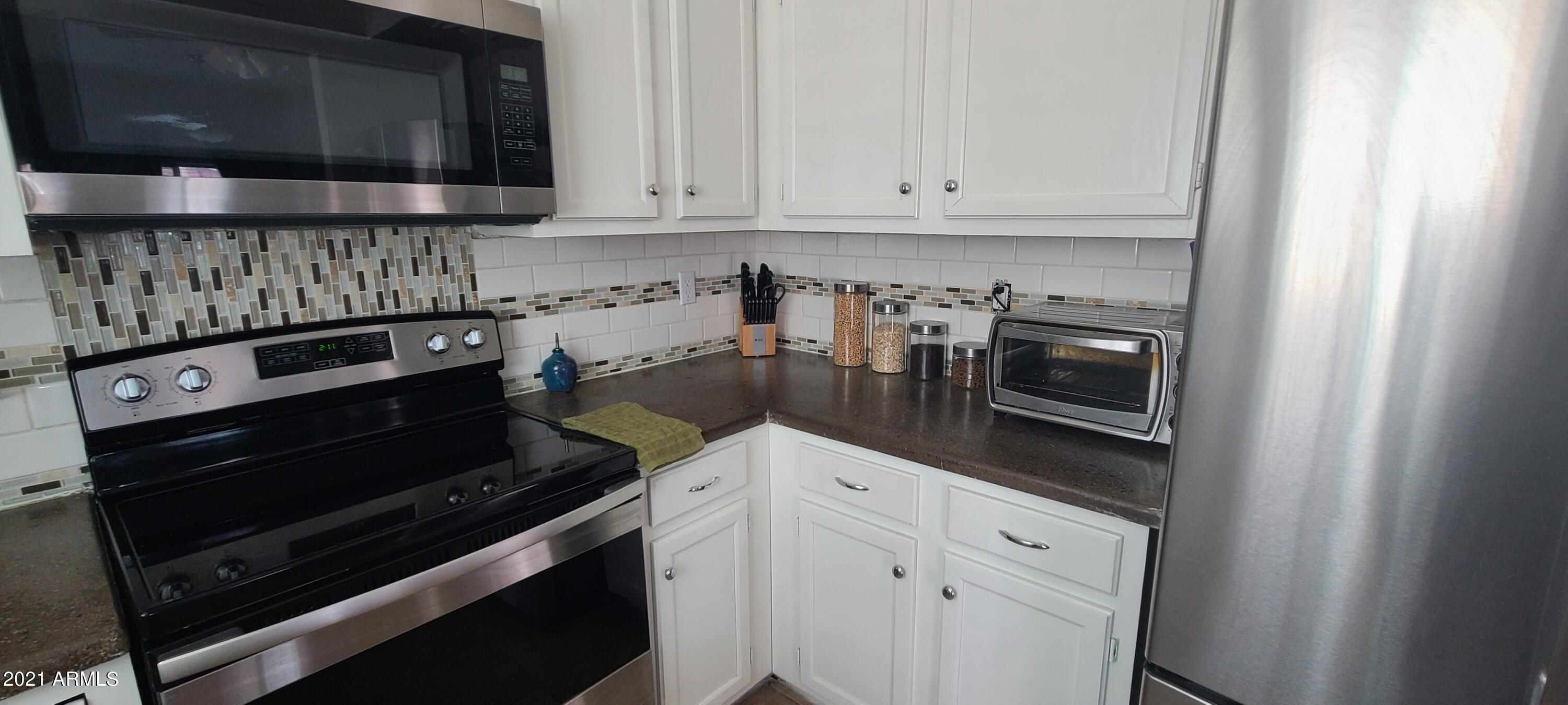 CHARLESTON PLACE DUPLEX CONDOMINIUMS - Residential Lease