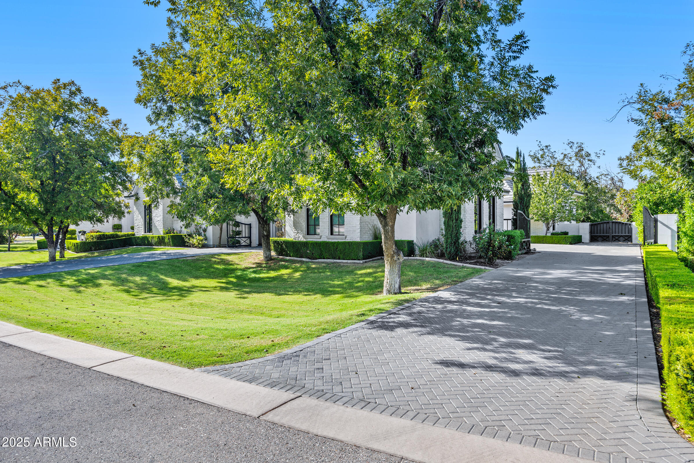 PECAN LIGHTS - Residential