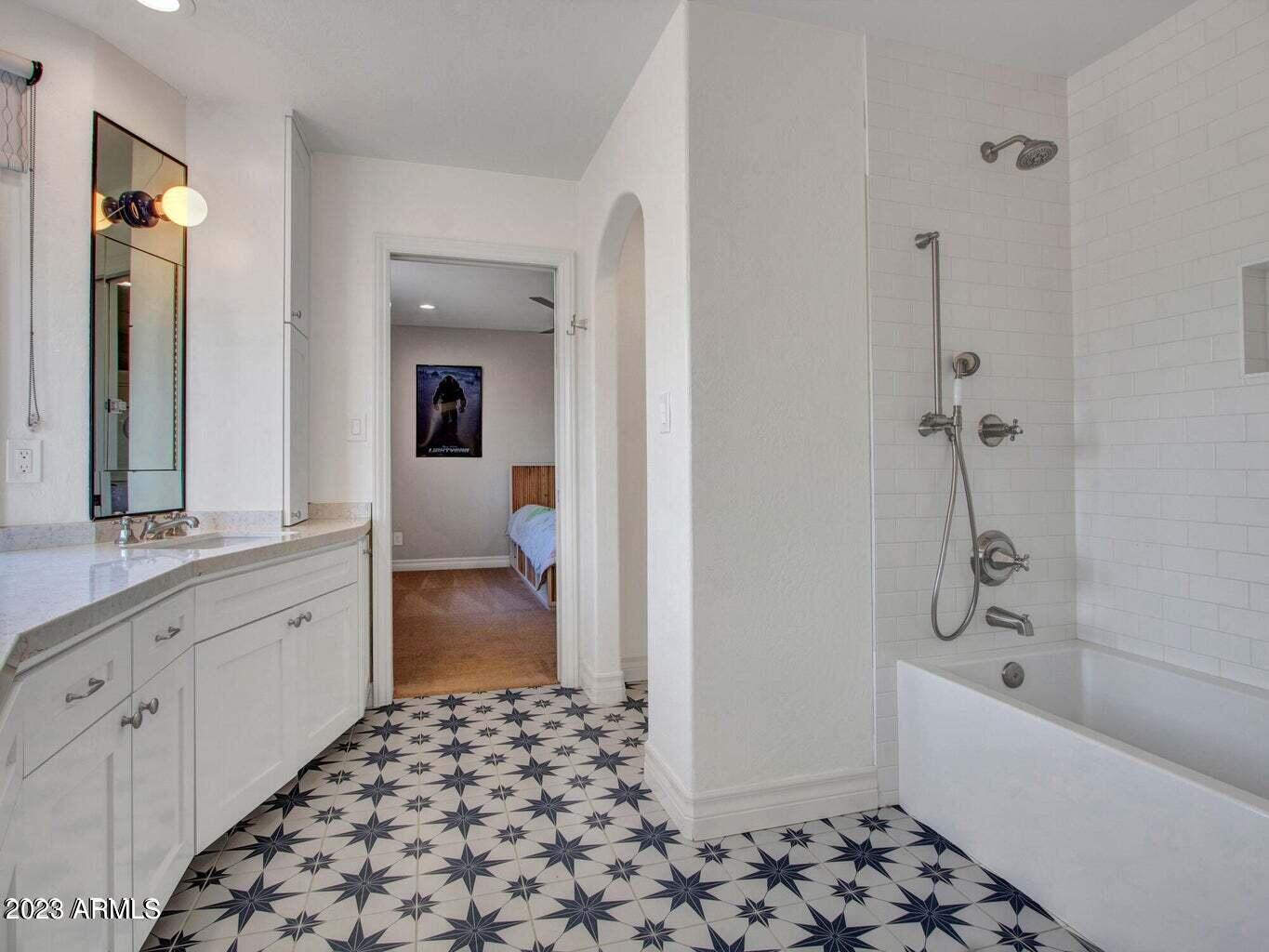 LINCOLN ESTATES - Residential