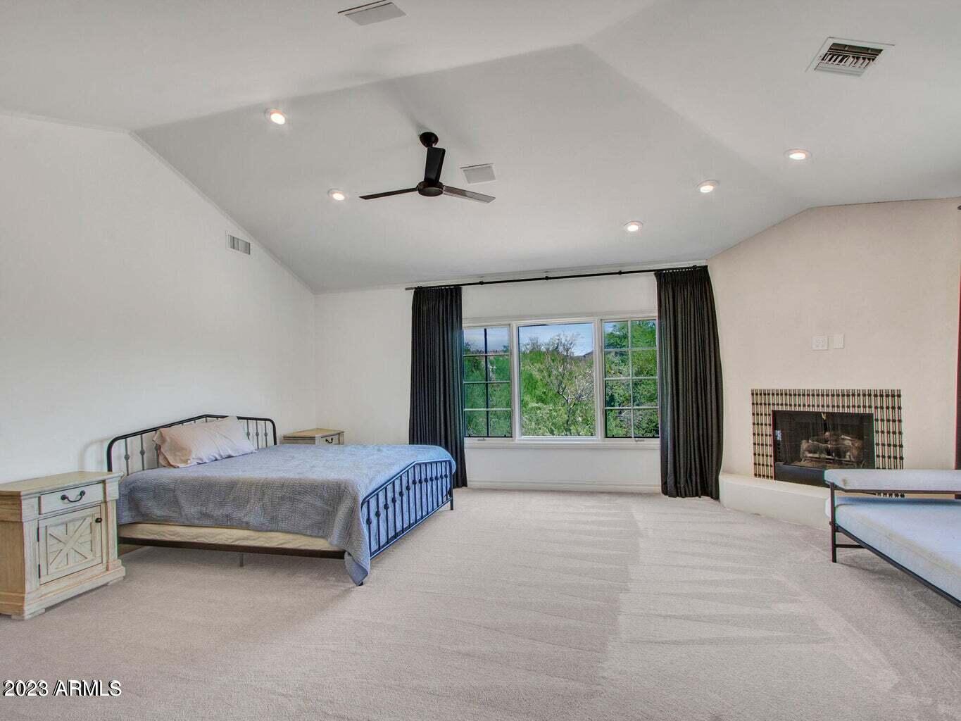LINCOLN ESTATES - Residential