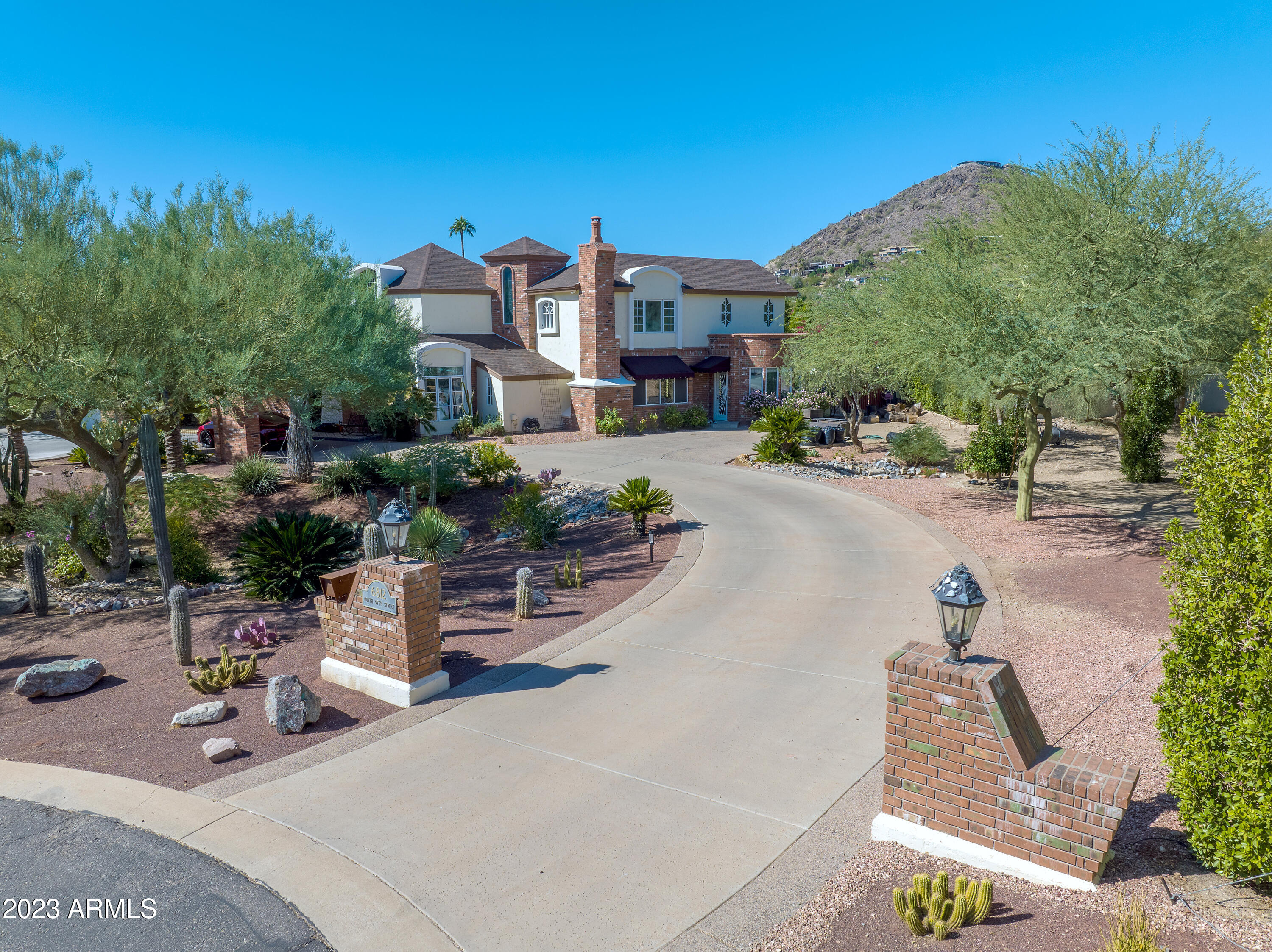 LINCOLN ESTATES - Residential