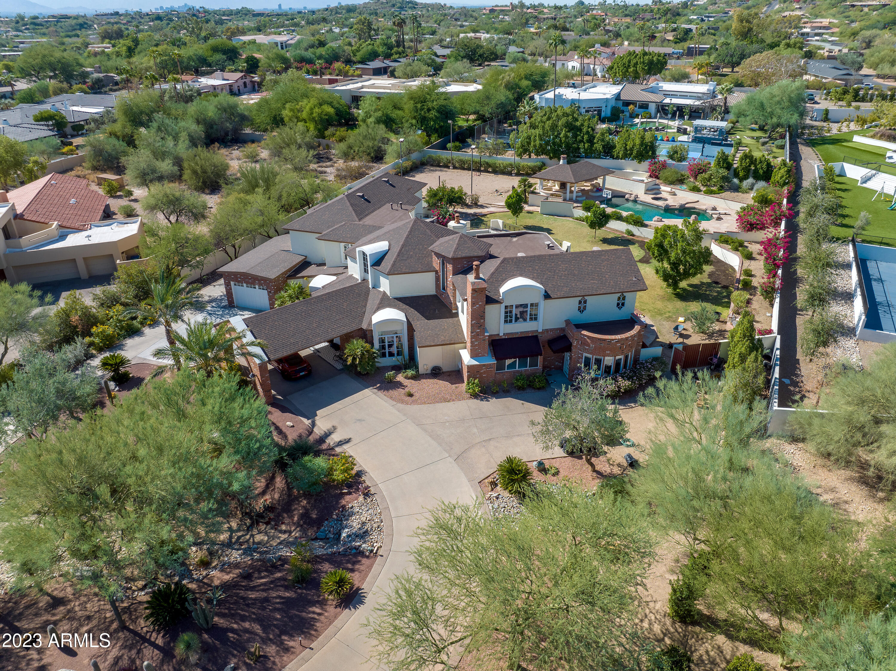 LINCOLN ESTATES - Residential