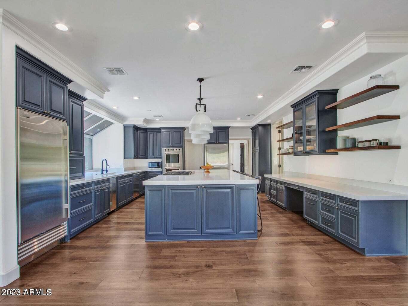 LINCOLN ESTATES - Residential