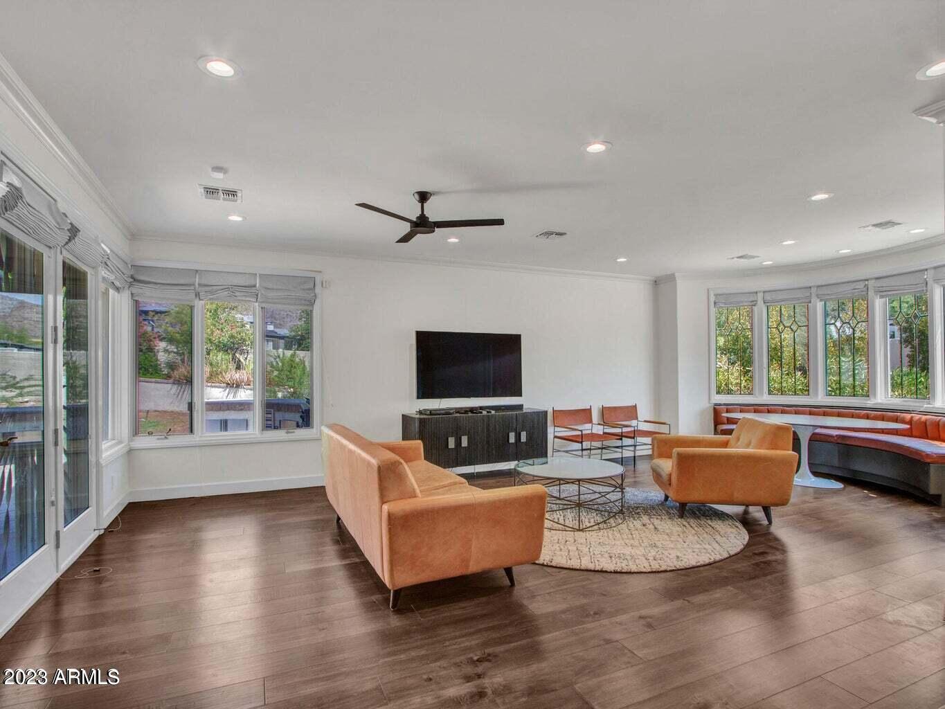LINCOLN ESTATES - Residential