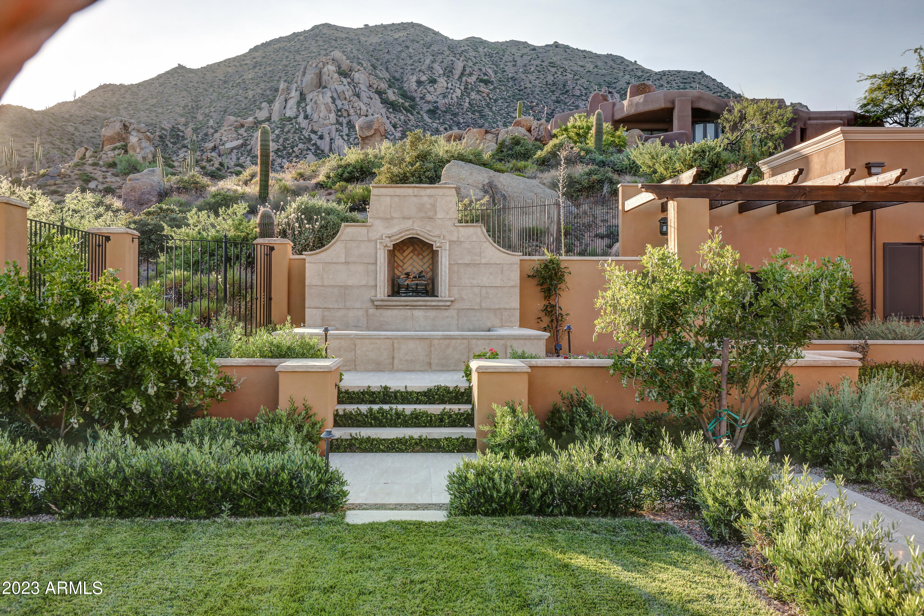 DESERT MOUNTAIN - Residential