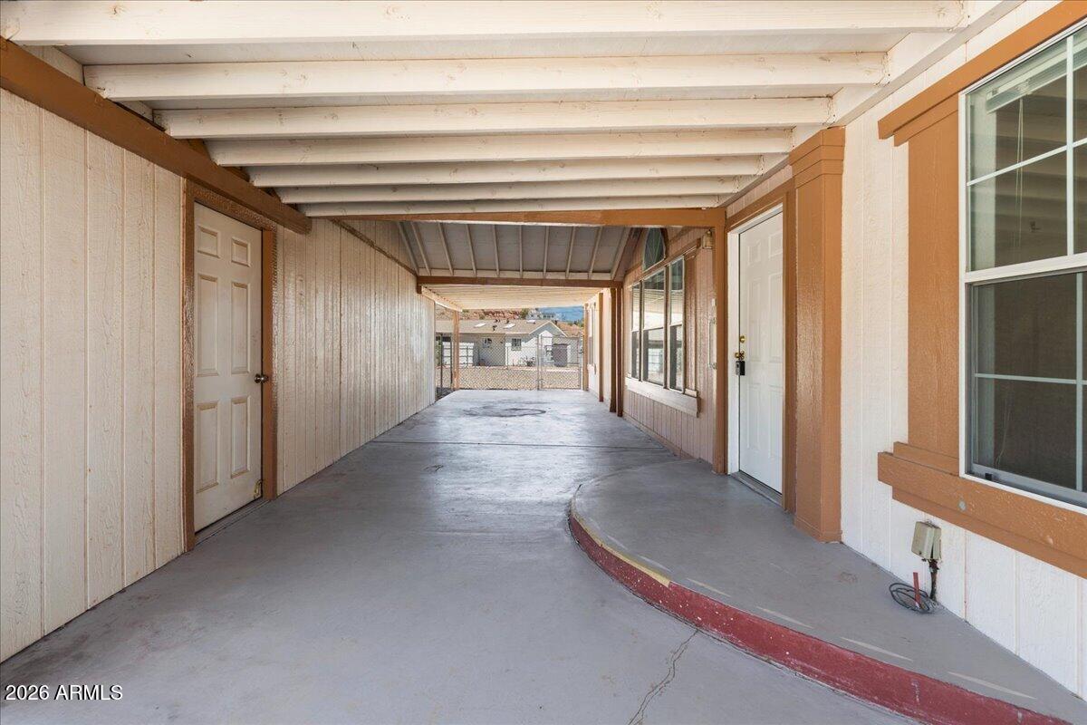 MINGUS SHADOWS UNIT 3 - Residential