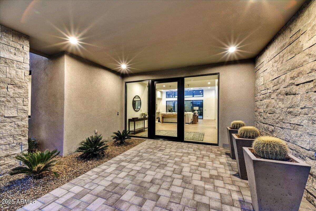 DESERT MOUNTAIN PHASE 1 UNIT 2 LOT 206-335 TR A - Residential