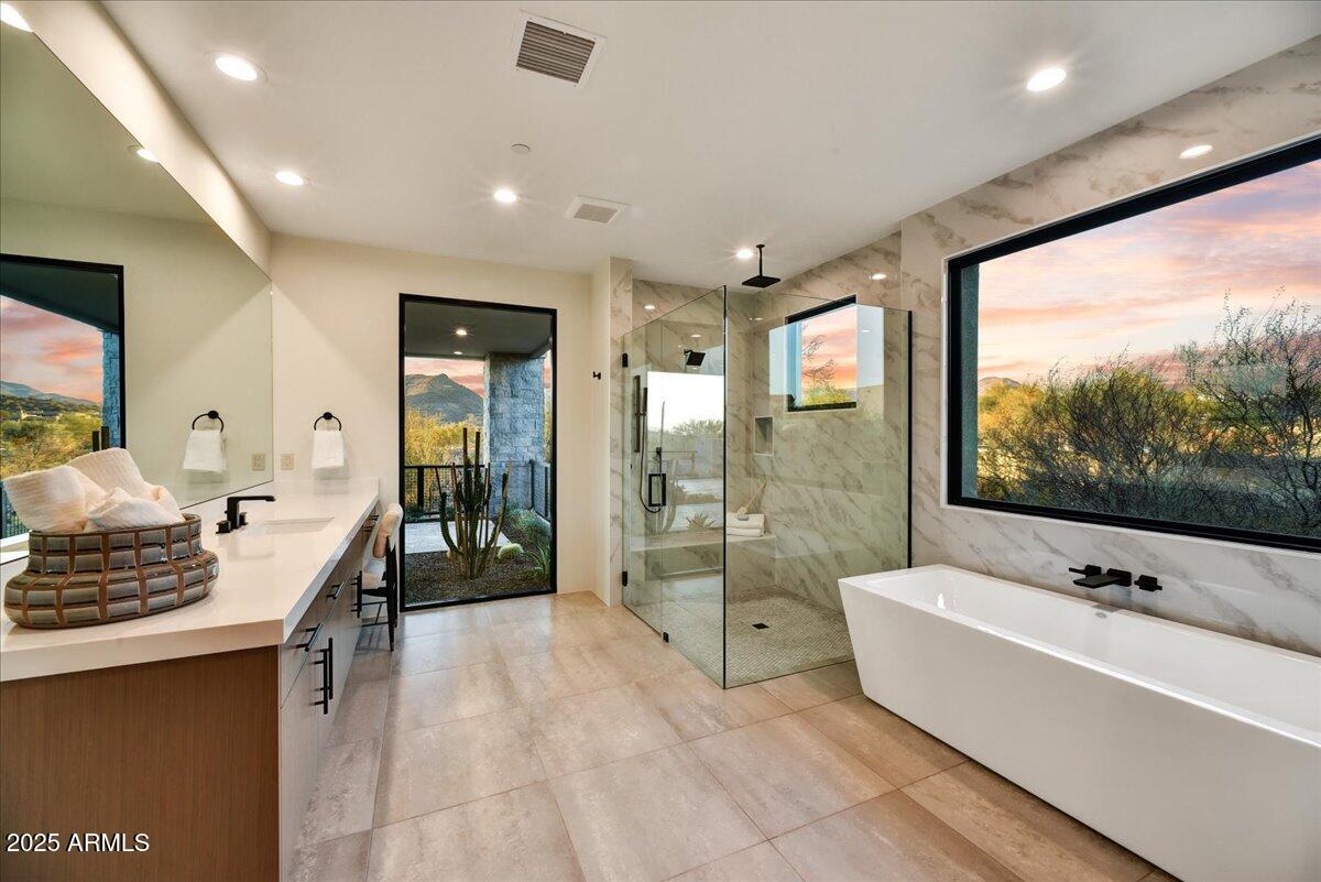 DESERT MOUNTAIN PHASE 1 UNIT 2 LOT 206-335 TR A - Residential