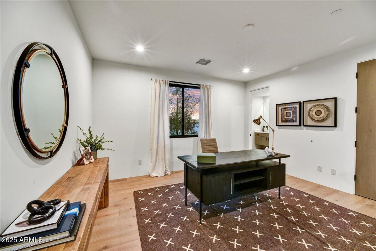 DESERT MOUNTAIN PHASE 1 UNIT 2 LOT 206-335 TR A - Residential